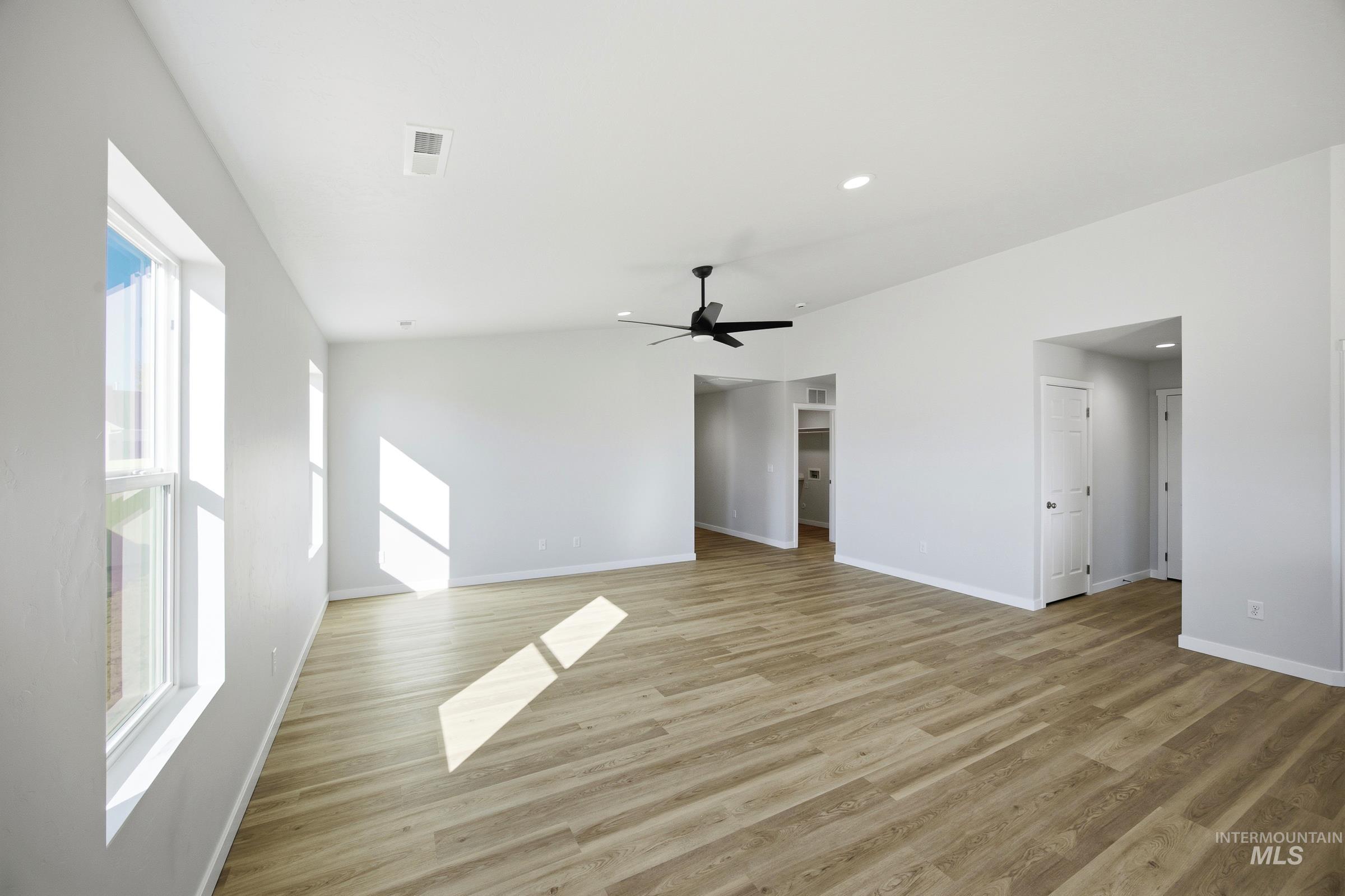 920 SW Jayhawk St, Mountain Home, Idaho 83647, 4 Bedrooms, 2 Bathrooms, Residential For Sale, Price $394,990,MLS 98993717