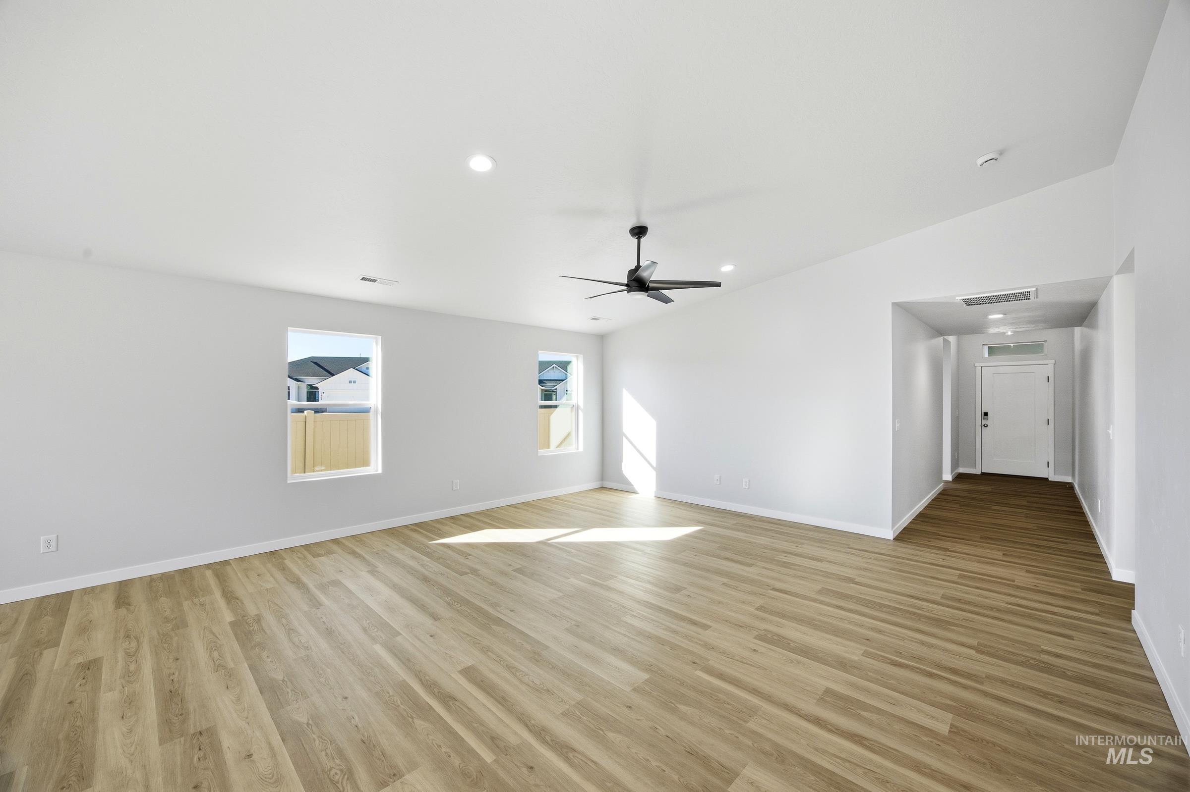 920 SW Jayhawk St, Mountain Home, Idaho 83647, 4 Bedrooms, 2 Bathrooms, Residential For Sale, Price $394,990,MLS 98993717