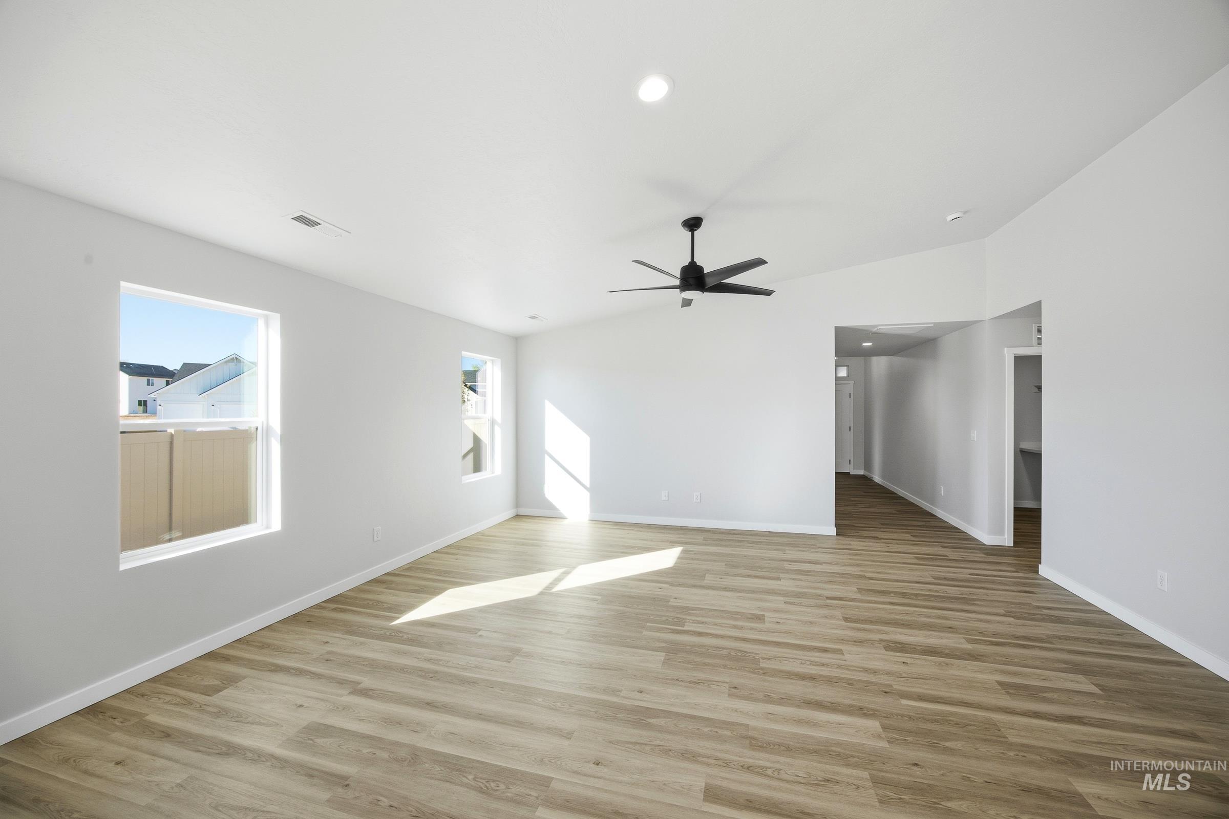 920 SW Jayhawk St, Mountain Home, Idaho 83647, 4 Bedrooms, 2 Bathrooms, Residential For Sale, Price $394,990,MLS 98993717