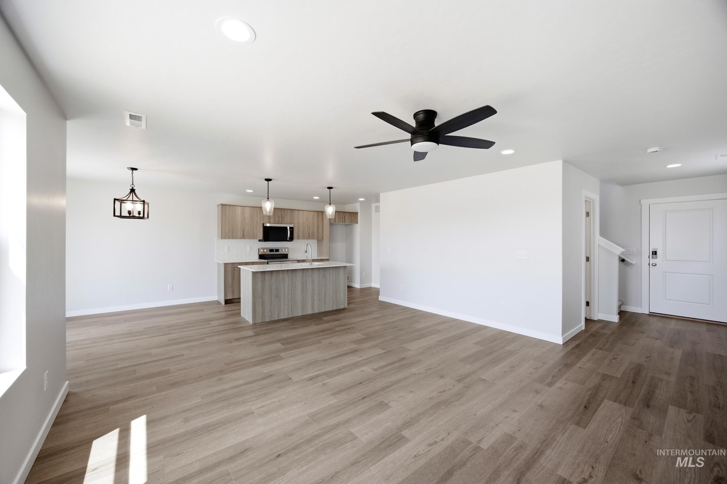 7311 W Trumbull Ct, Eagle, Idaho 83616, 3 Bedrooms, 2.5 Bathrooms, Residential For Sale, Price $489,990,MLS 98993720
