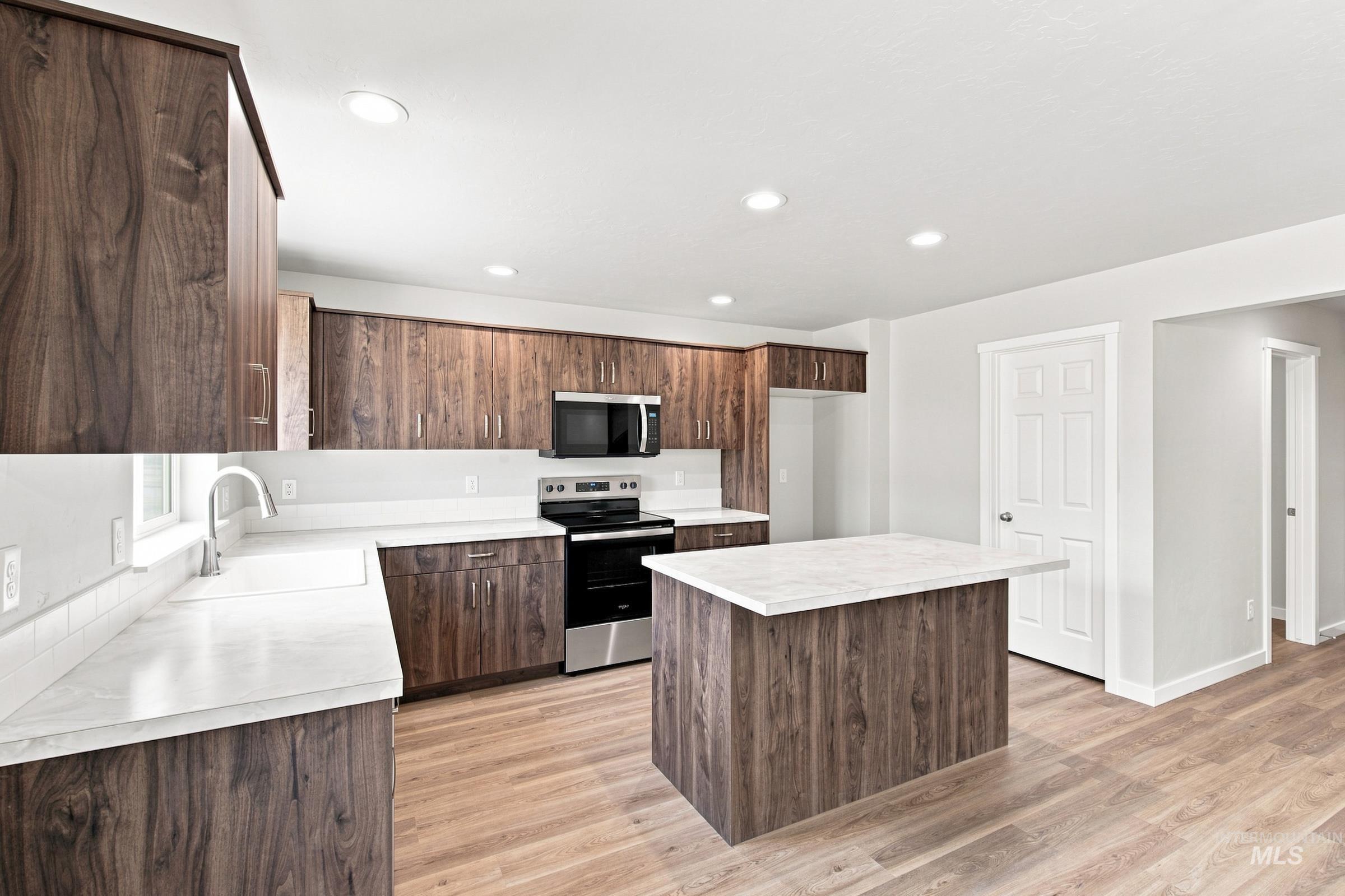 1486 Sunday River St, Middleton, Idaho 83644, 4 Bedrooms, 2.5 Bathrooms, Residential For Sale, Price $494,990,MLS 98993724