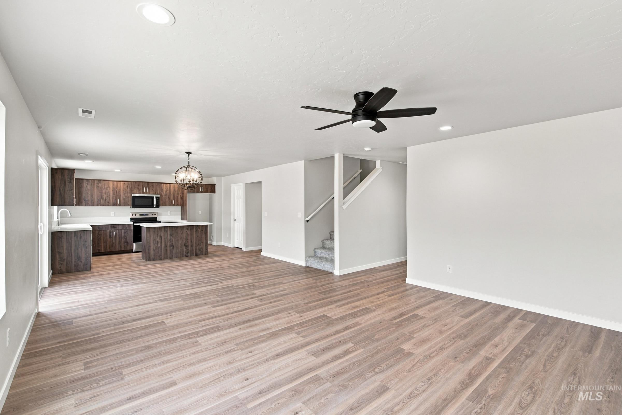1486 Sunday River St, Middleton, Idaho 83644, 4 Bedrooms, 2.5 Bathrooms, Residential For Sale, Price $494,990,MLS 98993724