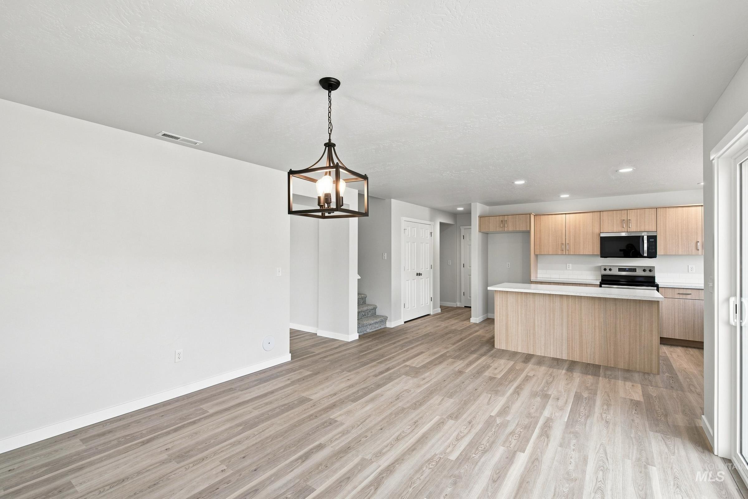 1518 Sunday River St, Middleton, Idaho 83644, 5 Bedrooms, 2.5 Bathrooms, Residential For Sale, Price $559,990,MLS 98993725