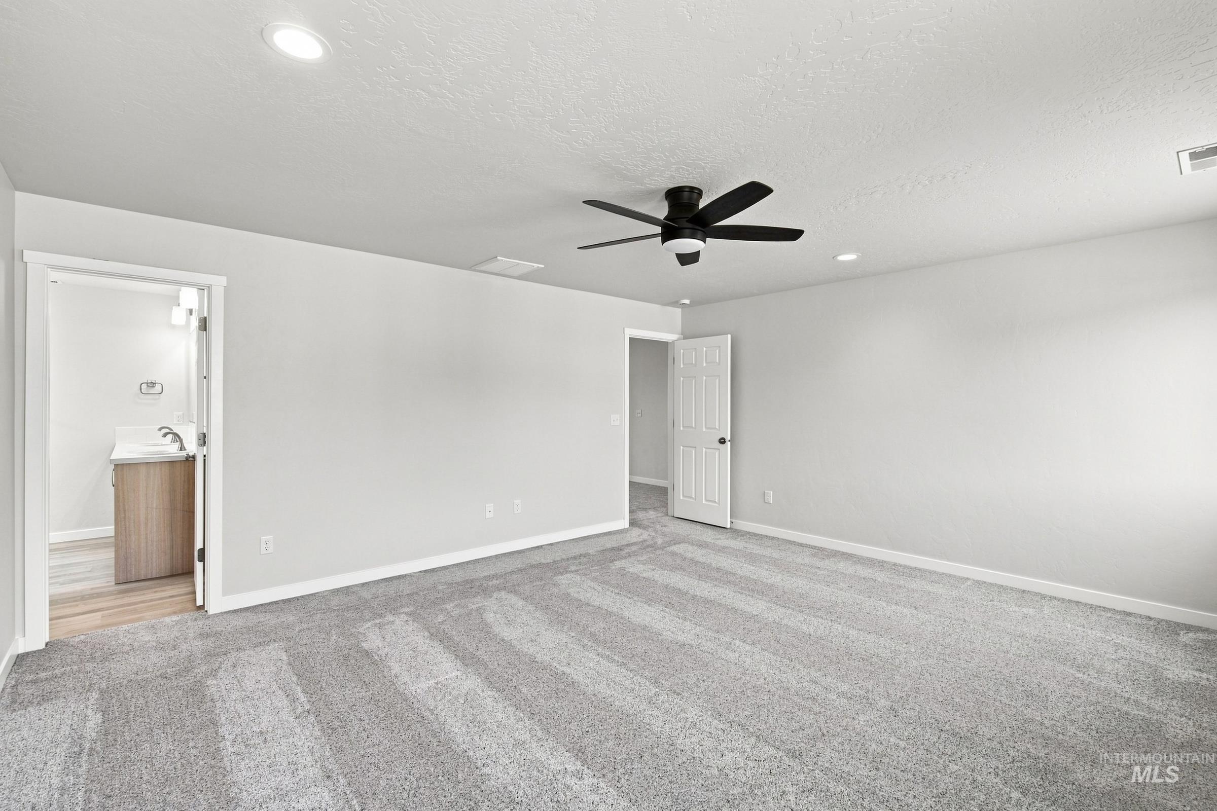 1518 Sunday River St, Middleton, Idaho 83644, 5 Bedrooms, 2.5 Bathrooms, Residential For Sale, Price $559,990,MLS 98993725