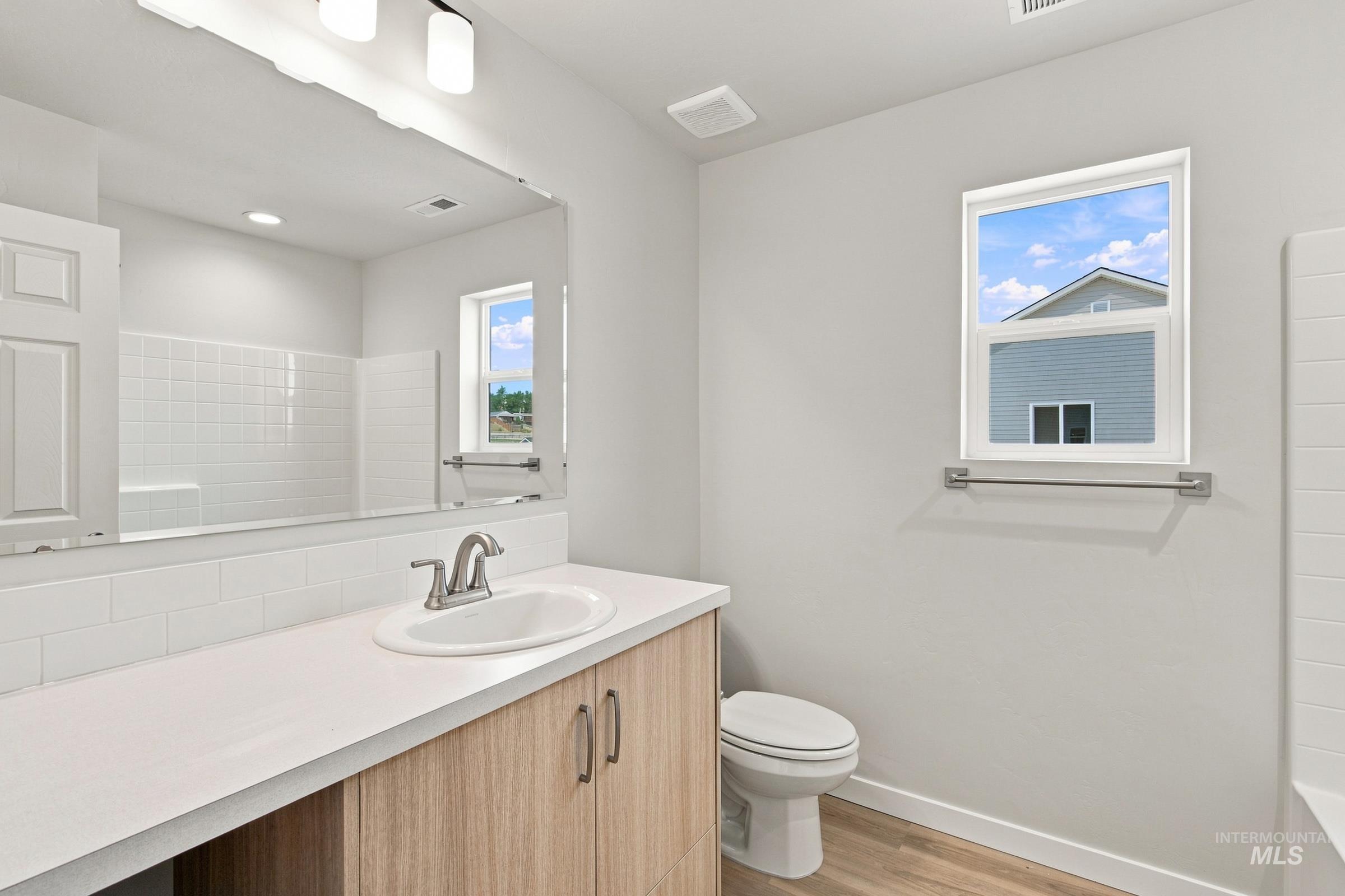 1518 Sunday River St, Middleton, Idaho 83644, 5 Bedrooms, 2.5 Bathrooms, Residential For Sale, Price $559,990,MLS 98993725