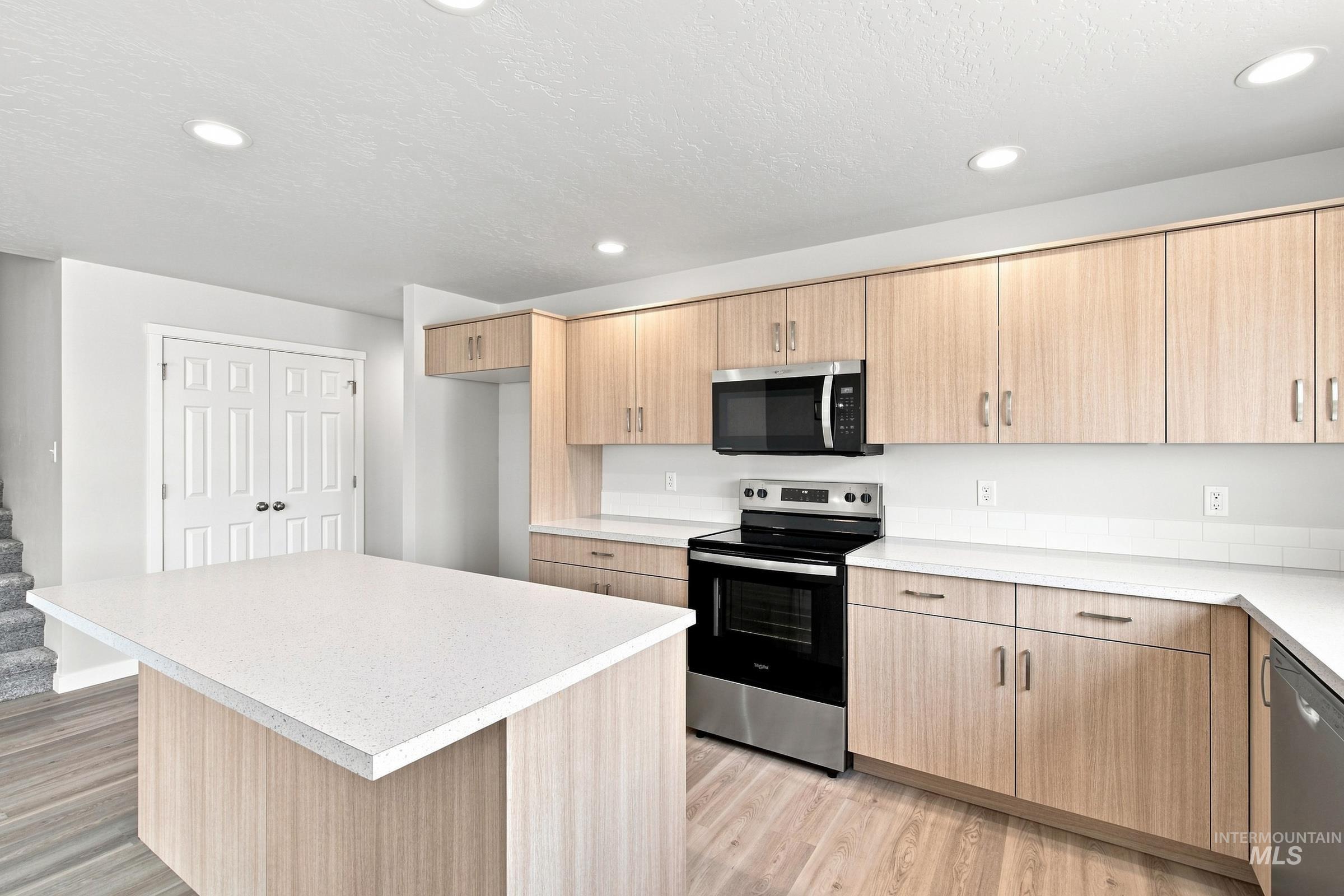 1518 Sunday River St, Middleton, Idaho 83644, 5 Bedrooms, 2.5 Bathrooms, Residential For Sale, Price $559,990,MLS 98993725