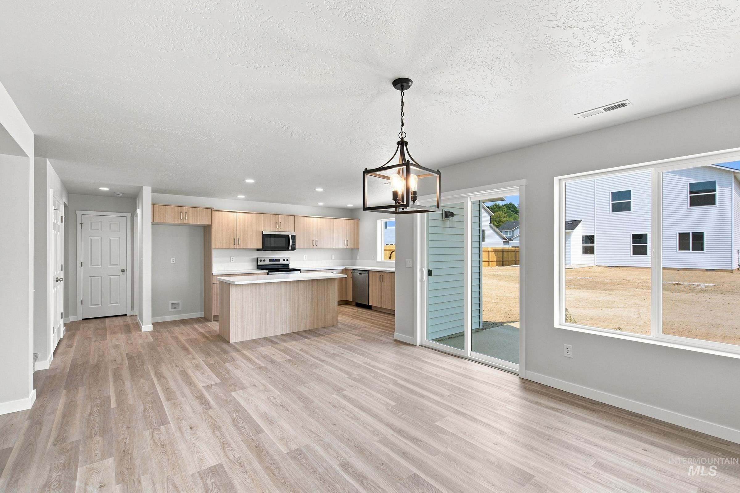 1518 Sunday River St, Middleton, Idaho 83644, 5 Bedrooms, 2.5 Bathrooms, Residential For Sale, Price $559,990,MLS 98993725