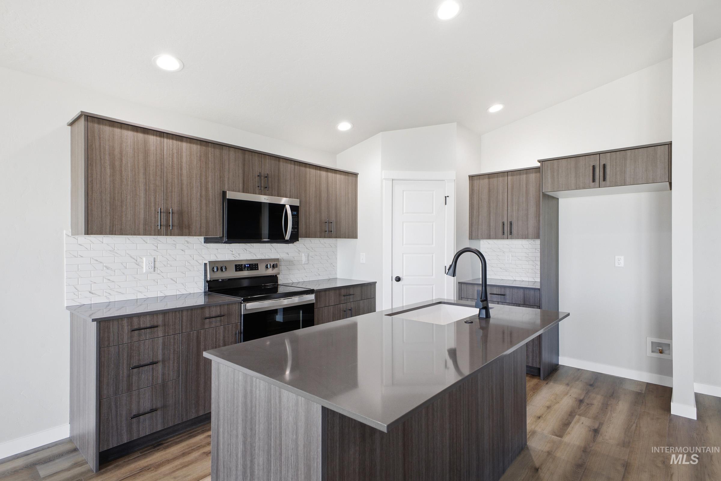 17640 N Jackpine Way, Nampa, Idaho 83687, 3 Bedrooms, 2 Bathrooms, Residential For Sale, Price $449,990,MLS 98993728