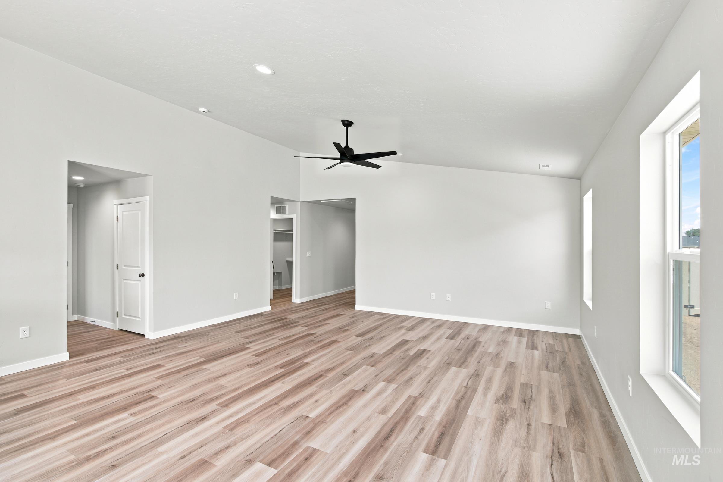 303 Hildago Way, Caldwell, Idaho 83605, 4 Bedrooms, 2 Bathrooms, Residential For Sale, Price $453,990,MLS 98993733