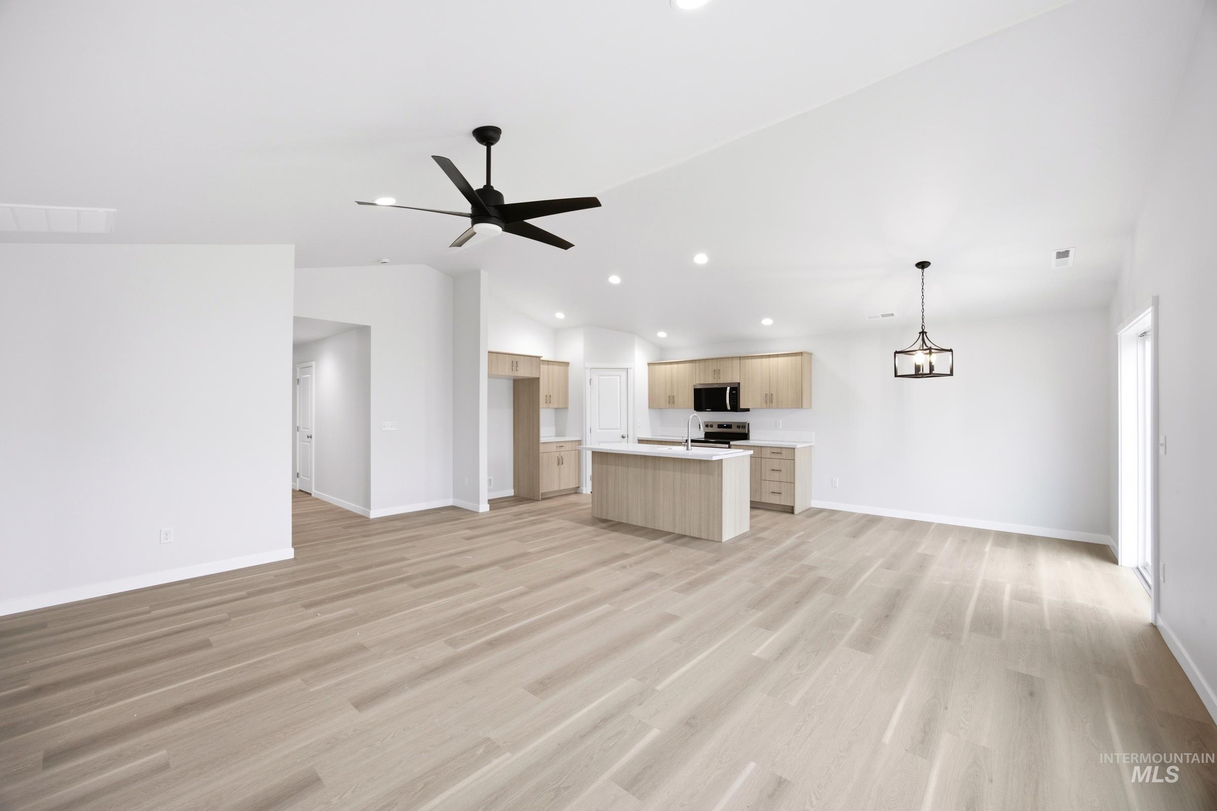 4123 Austin St, Caldwell, Idaho 83605, 3 Bedrooms, 2 Bathrooms, Residential For Sale, Price $429,990,MLS 98993735