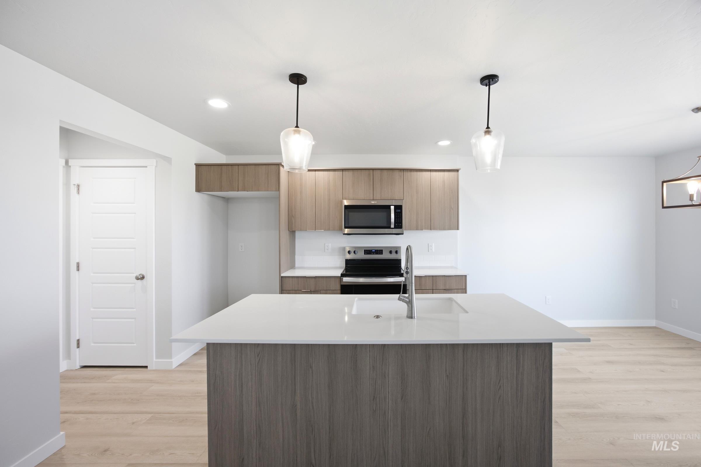 10854 Greensboro St, Caldwell, Idaho 83605, 3 Bedrooms, 2.5 Bathrooms, Residential For Sale, Price $359,990,MLS 98993743
