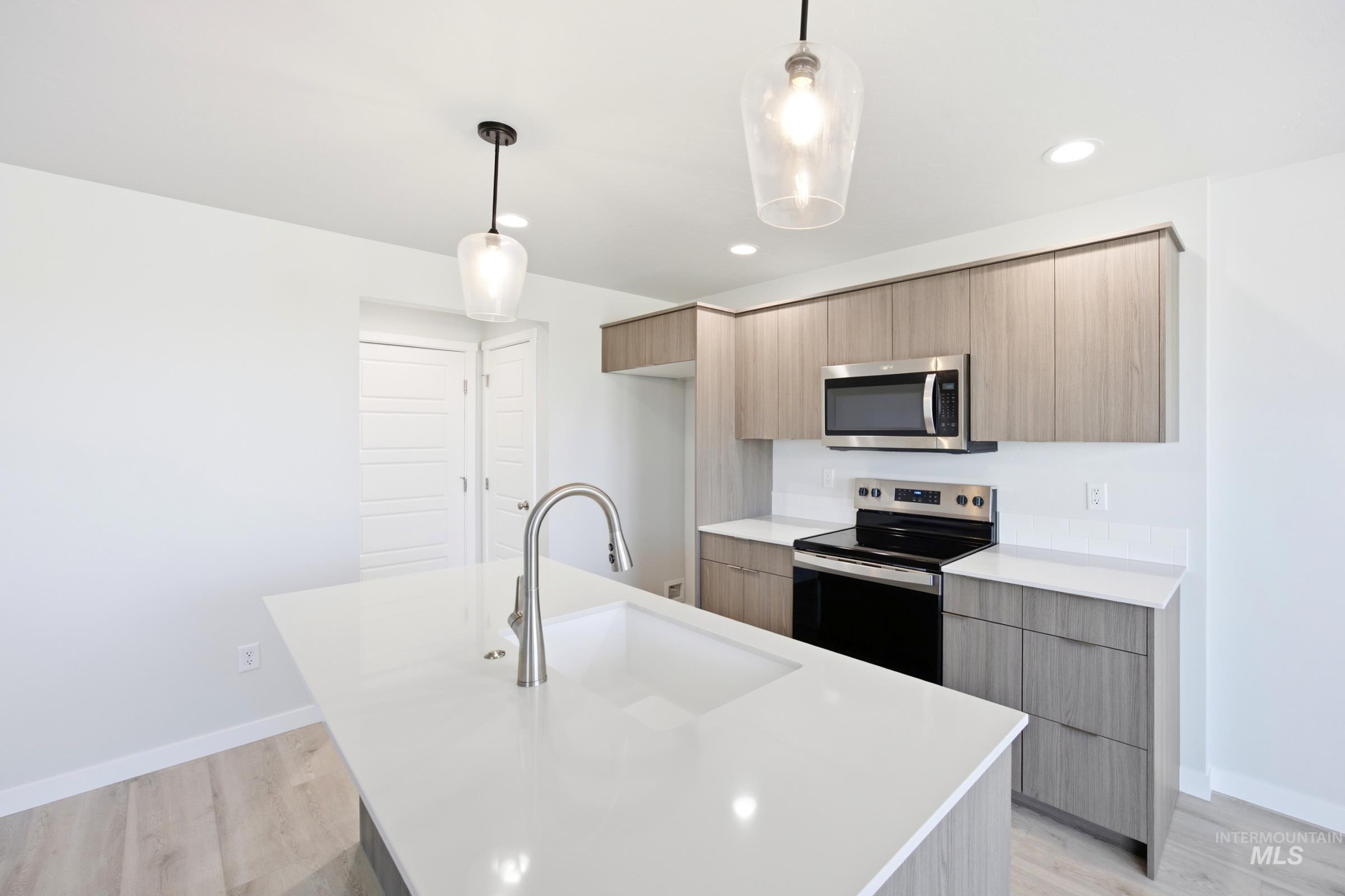 10854 Greensboro St, Caldwell, Idaho 83605, 3 Bedrooms, 2.5 Bathrooms, Residential For Sale, Price $359,990,MLS 98993743
