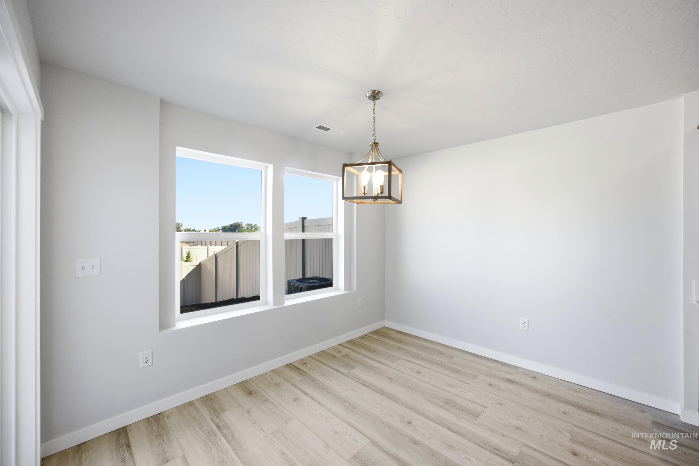 10848 Greensboro St, Caldwell, Idaho 83605, 3 Bedrooms, 2.5 Bathrooms, Residential For Sale, Price $361,990,MLS 98993744