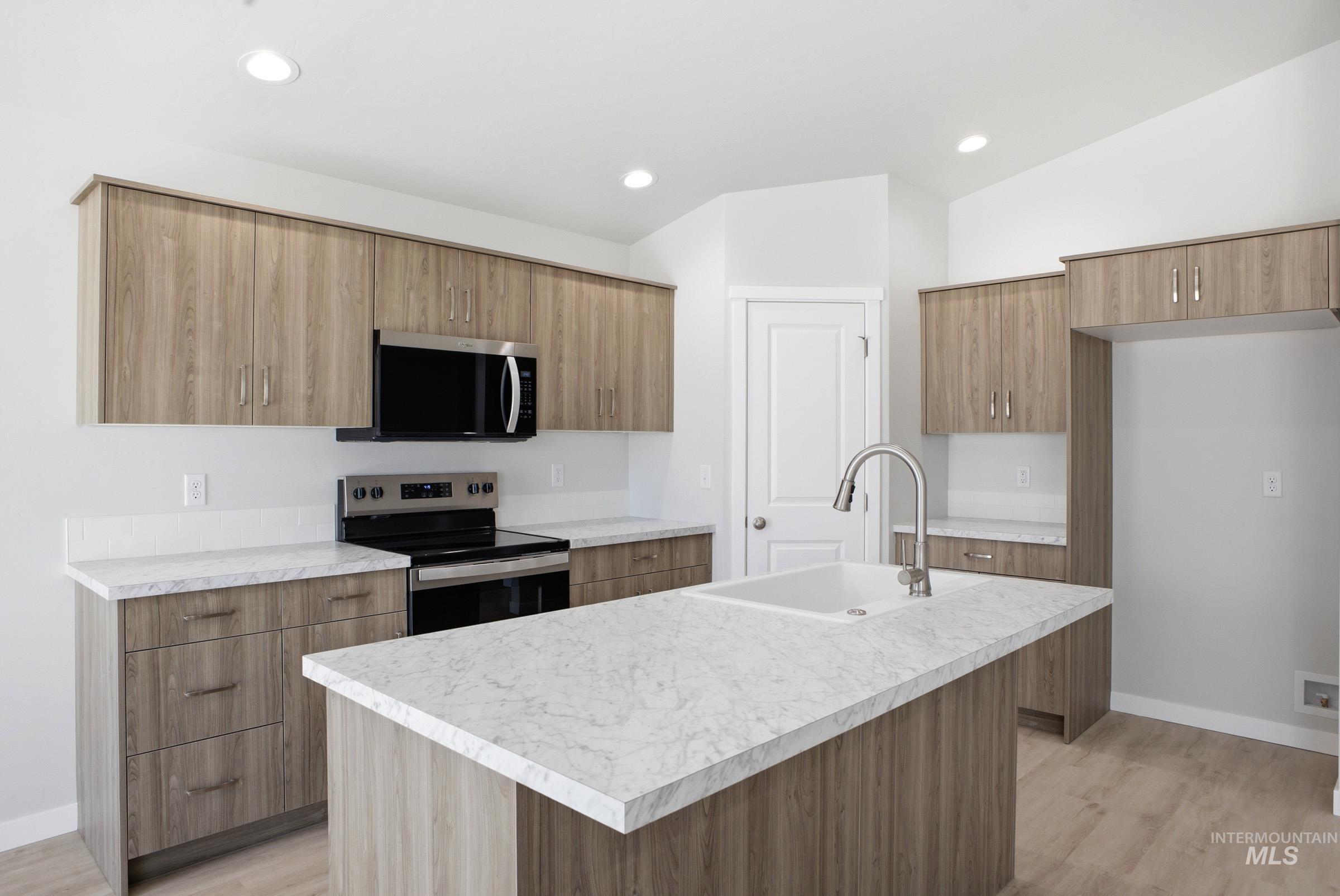 3127 W Animas Creek Dr, Kuna, Idaho 83634, 3 Bedrooms, 2 Bathrooms, Residential For Sale, Price $442,990,MLS 98993748