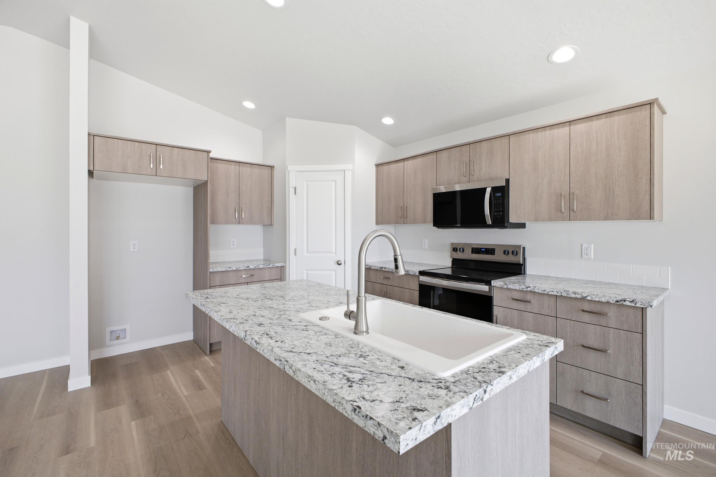 3127 W Animas Creek Dr, Kuna, Idaho 83634, 3 Bedrooms, 2 Bathrooms, Residential For Sale, Price $442,990,MLS 98993748