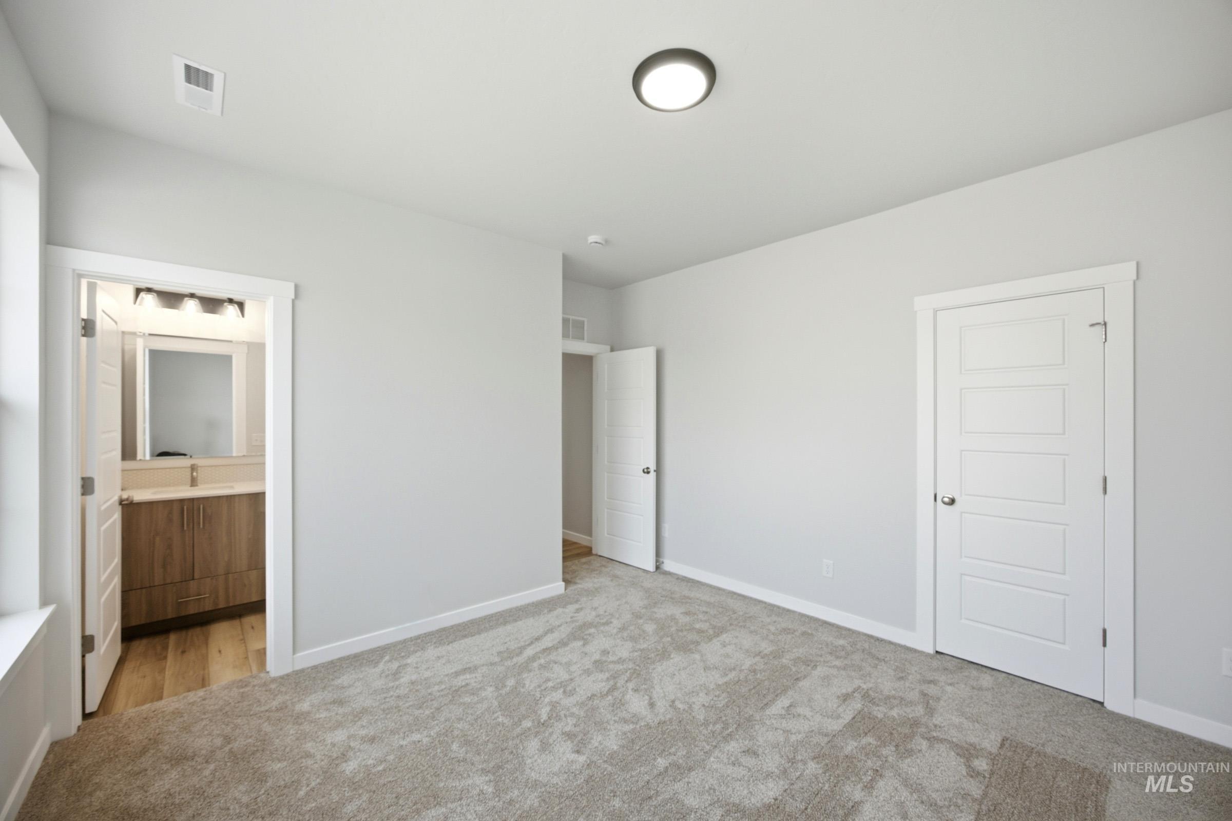 5054 S Bleachfield Ave, Meridian, Idaho 83642, 4 Bedrooms, 3.5 Bathrooms, Residential For Sale, Price $749,990,MLS 98993752