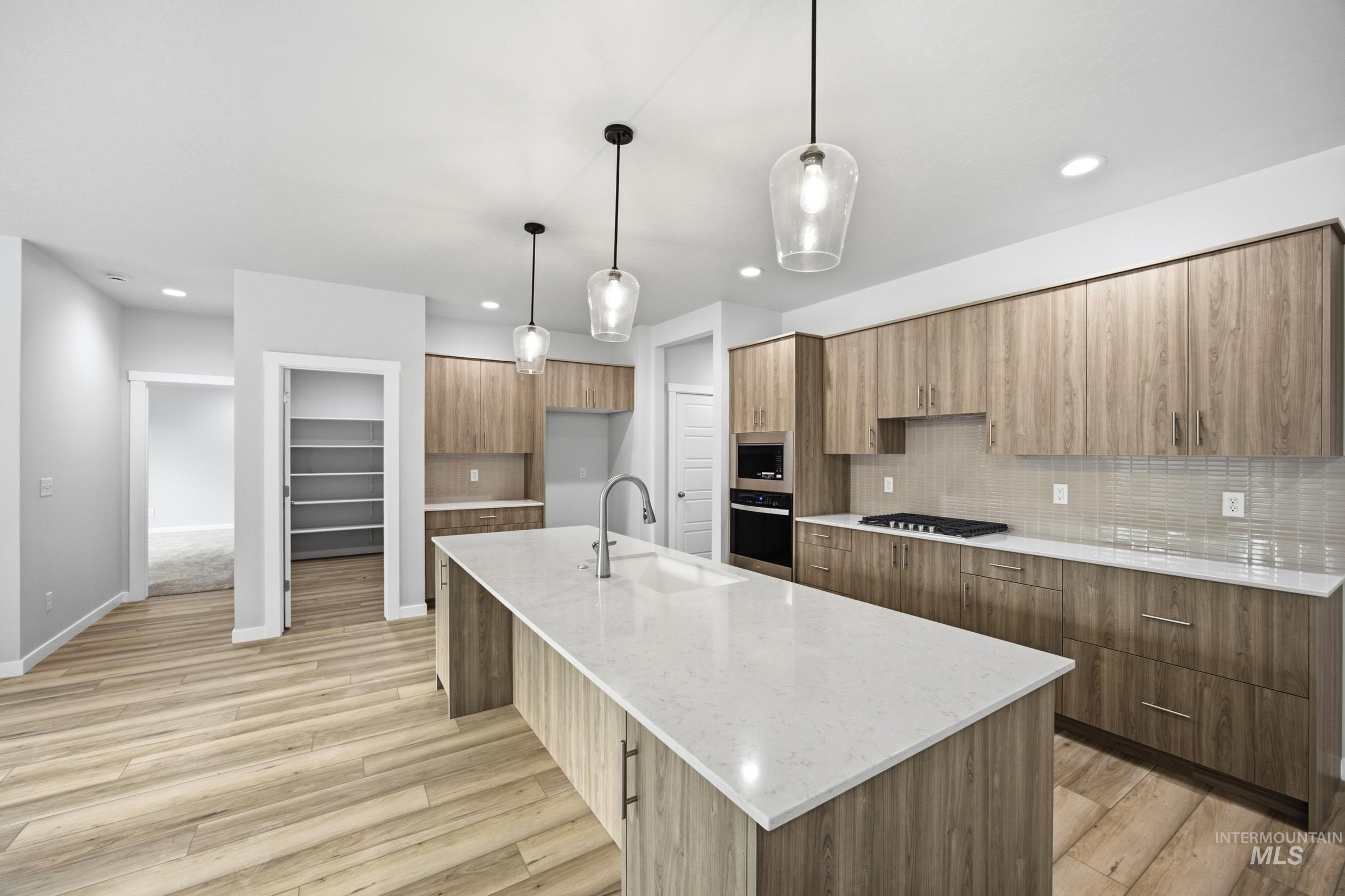5054 S Bleachfield Ave, Meridian, Idaho 83642, 4 Bedrooms, 3.5 Bathrooms, Residential For Sale, Price $749,990,MLS 98993752