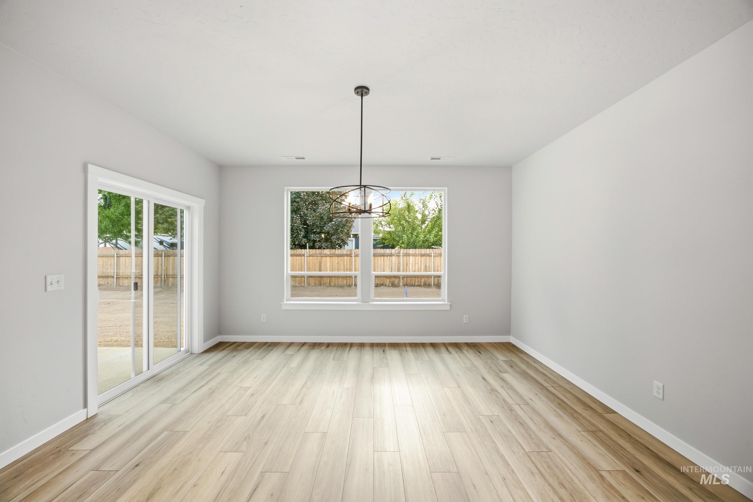 5054 S Bleachfield Ave, Meridian, Idaho 83642, 4 Bedrooms, 3.5 Bathrooms, Residential For Sale, Price $749,990,MLS 98993752
