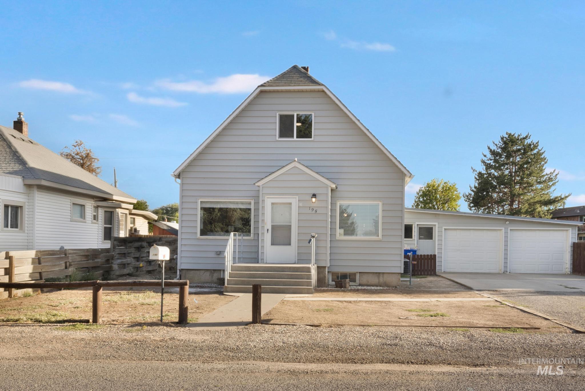 195 Wirsching Ave W, Twin Falls, Idaho 83301, 5 Bedrooms, 3 Bathrooms, Residential For Sale, Price $495,000,MLS 98993753