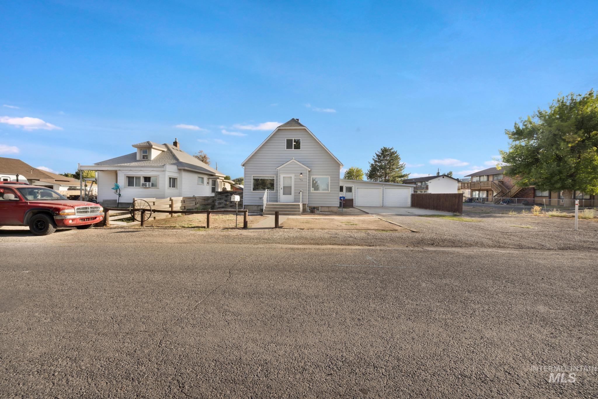 195 Wirsching Ave W, Twin Falls, Idaho 83301, 5 Bedrooms, 3 Bathrooms, Residential For Sale, Price $495,000,MLS 98993753