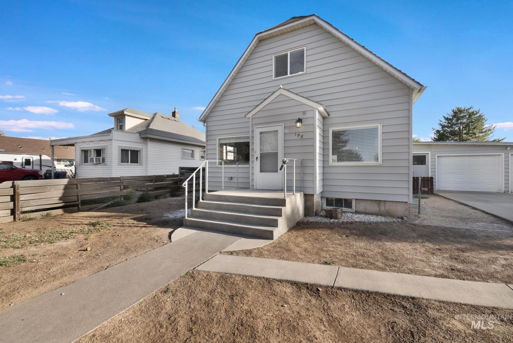 195 Wirsching Ave W, Twin Falls, Idaho 83301, 5 Bedrooms, 3 Bathrooms, Residential For Sale, Price $495,000,MLS 98993753