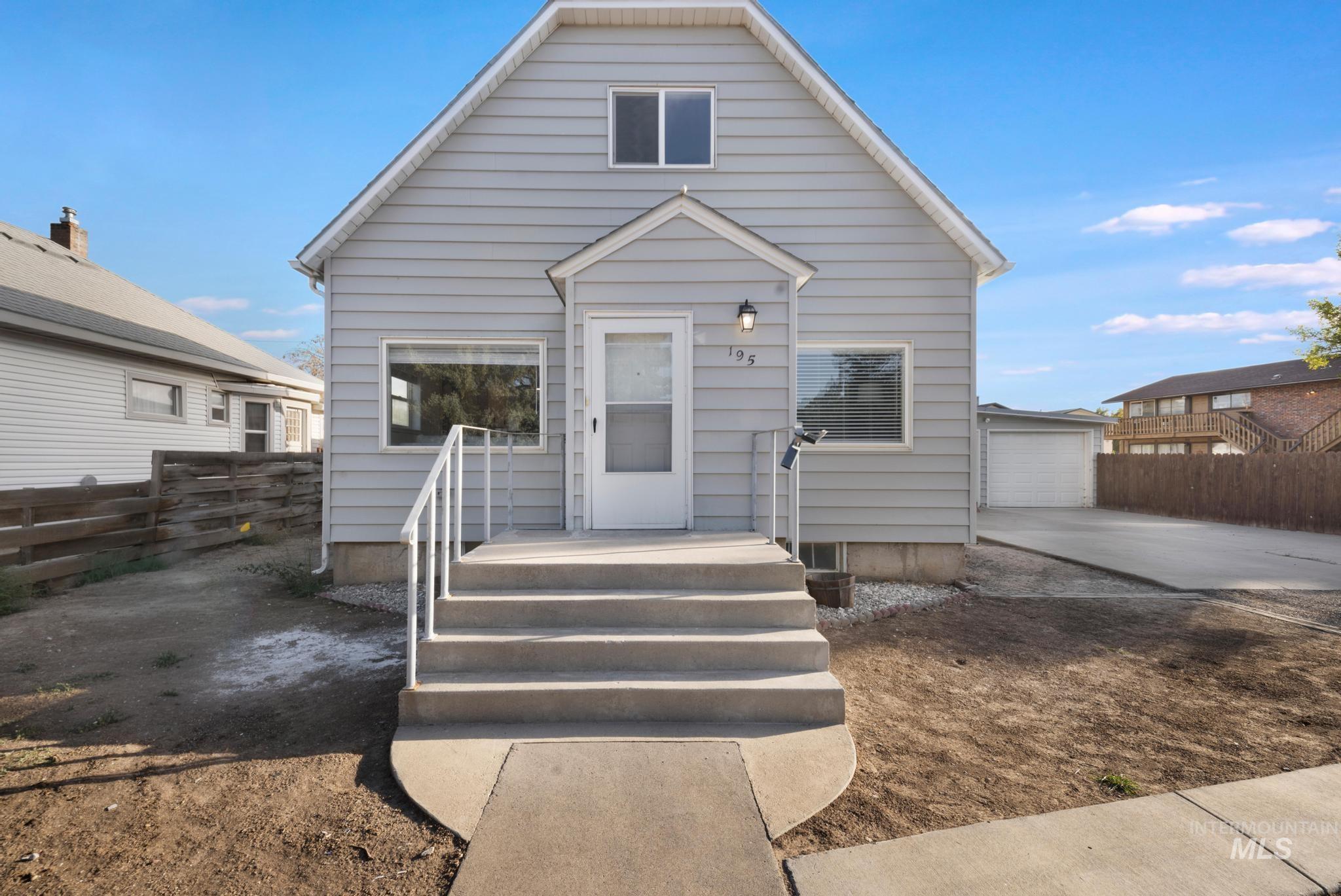 195 Wirsching Ave W, Twin Falls, Idaho 83301, 5 Bedrooms, 3 Bathrooms, Residential For Sale, Price $495,000,MLS 98993753