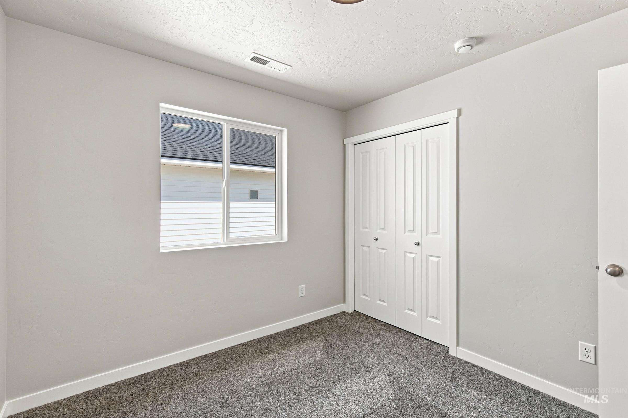 265 N Tideberry Ave, Kuna, Idaho 83634, 3 Bedrooms, 2 Bathrooms, Residential For Sale, Price $399,990,MLS 98993757