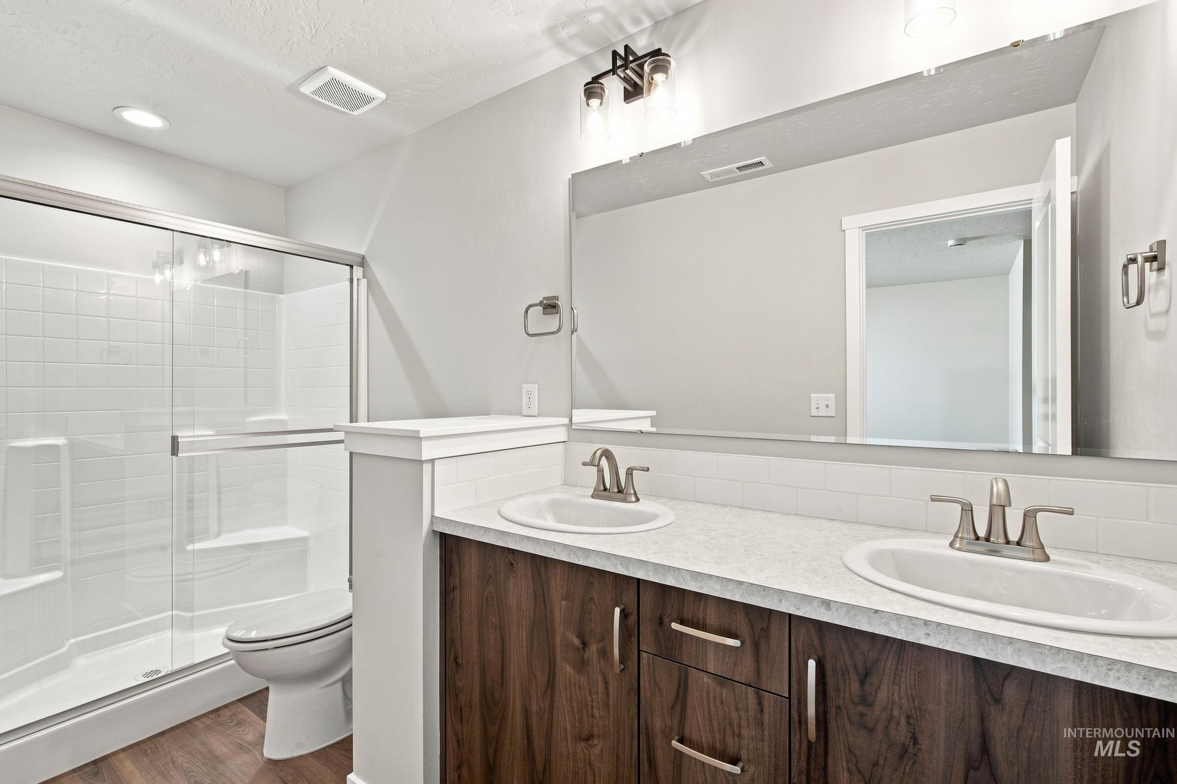 265 N Tideberry Ave, Kuna, Idaho 83634, 3 Bedrooms, 2 Bathrooms, Residential For Sale, Price $399,990,MLS 98993757