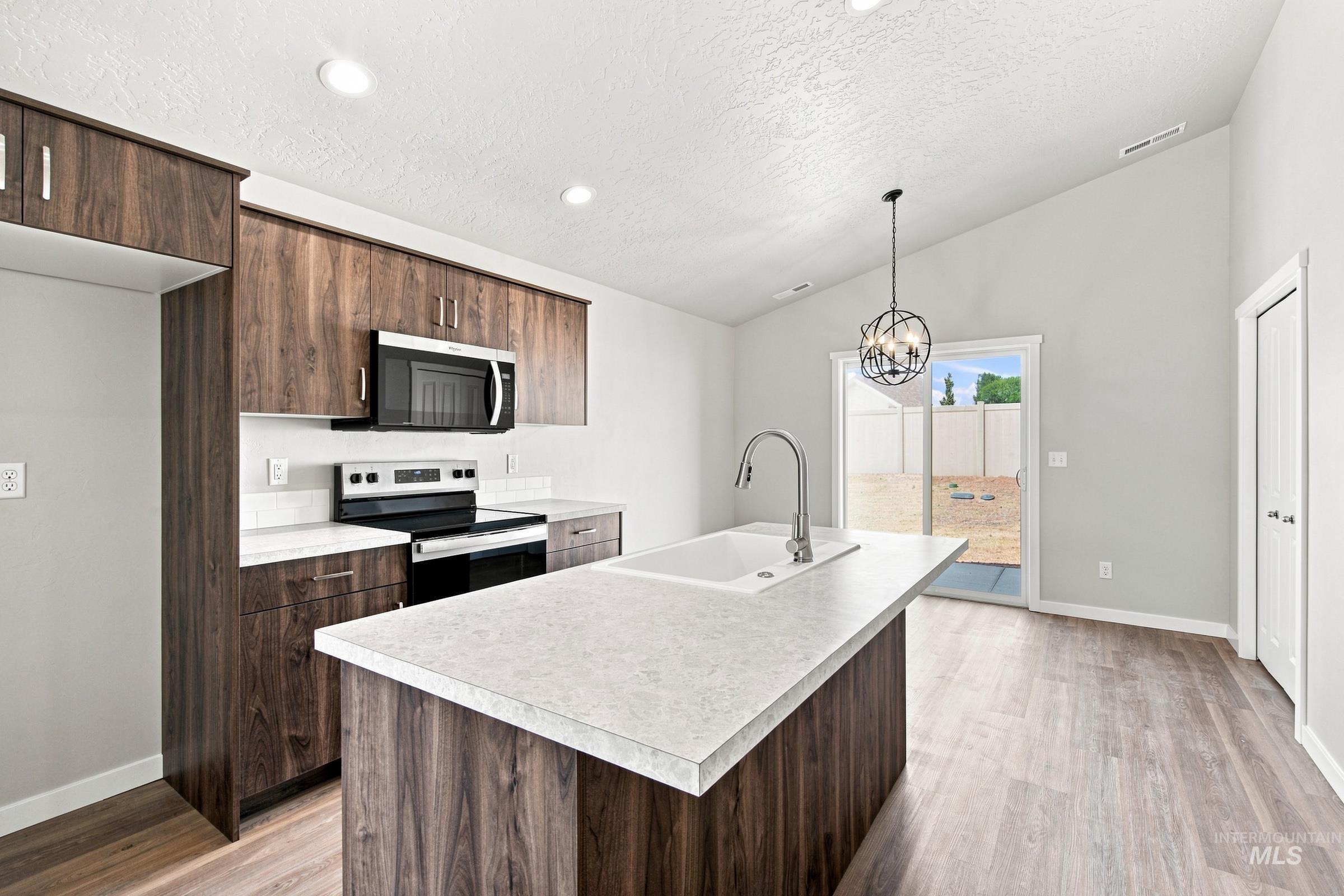 265 N Tideberry Ave, Kuna, Idaho 83634, 3 Bedrooms, 2 Bathrooms, Residential For Sale, Price $399,990,MLS 98993757