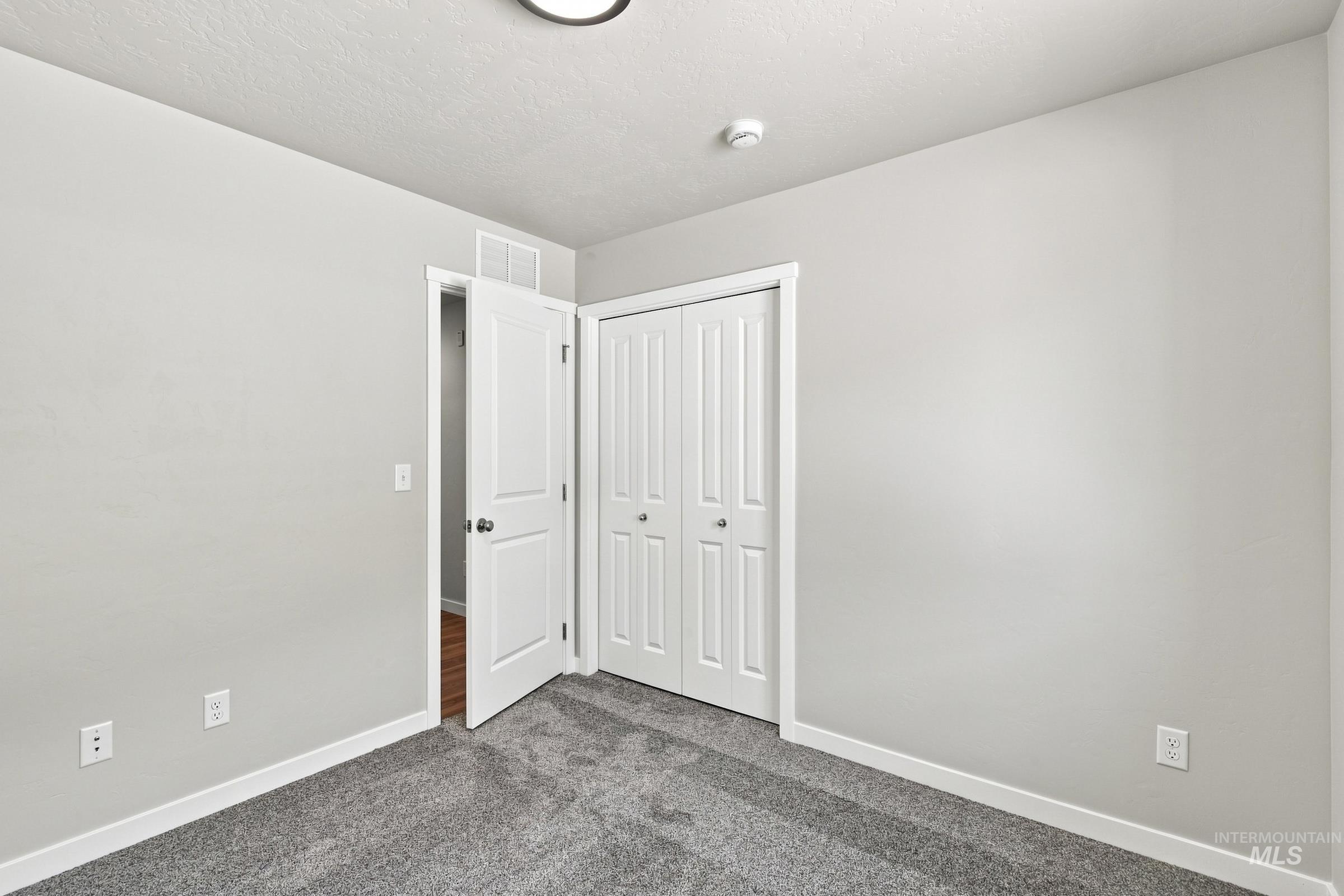 265 N Tideberry Ave, Kuna, Idaho 83634, 3 Bedrooms, 2 Bathrooms, Residential For Sale, Price $399,990,MLS 98993757