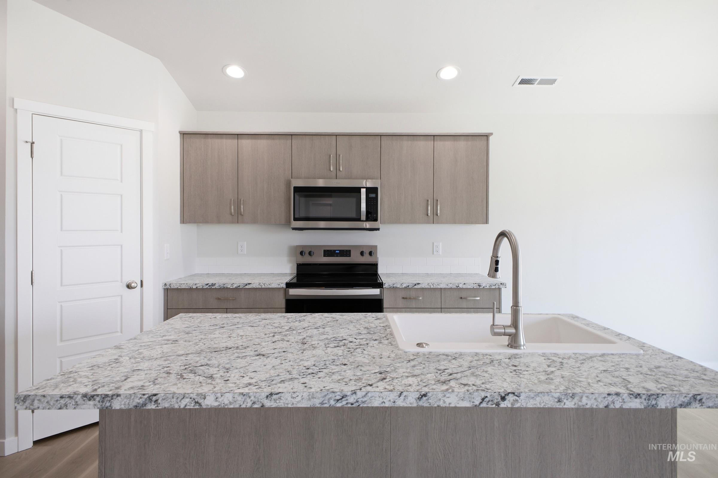 14105 Shiny Spruce St, Caldwell, Idaho 83607, 3 Bedrooms, 2 Bathrooms, Residential For Sale, Price $444,990,MLS 98993759