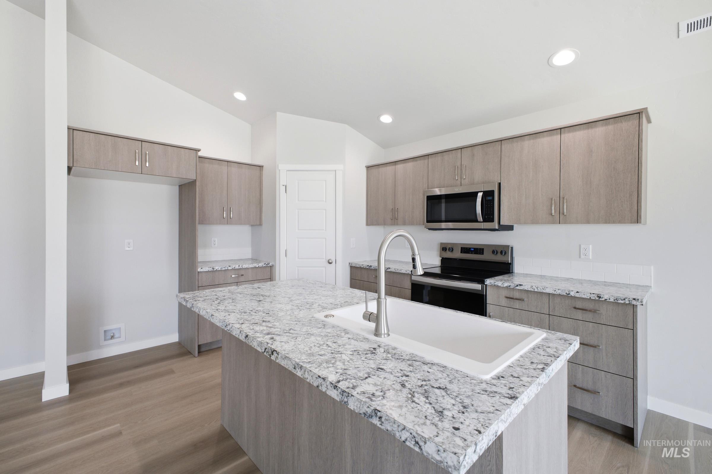 14105 Shiny Spruce St, Caldwell, Idaho 83607, 3 Bedrooms, 2 Bathrooms, Residential For Sale, Price $444,990,MLS 98993759