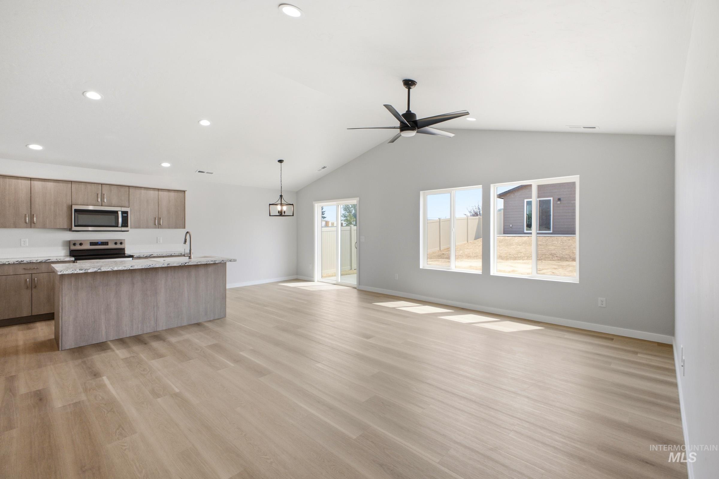 14105 Shiny Spruce St, Caldwell, Idaho 83607, 3 Bedrooms, 2 Bathrooms, Residential For Sale, Price $444,990,MLS 98993759