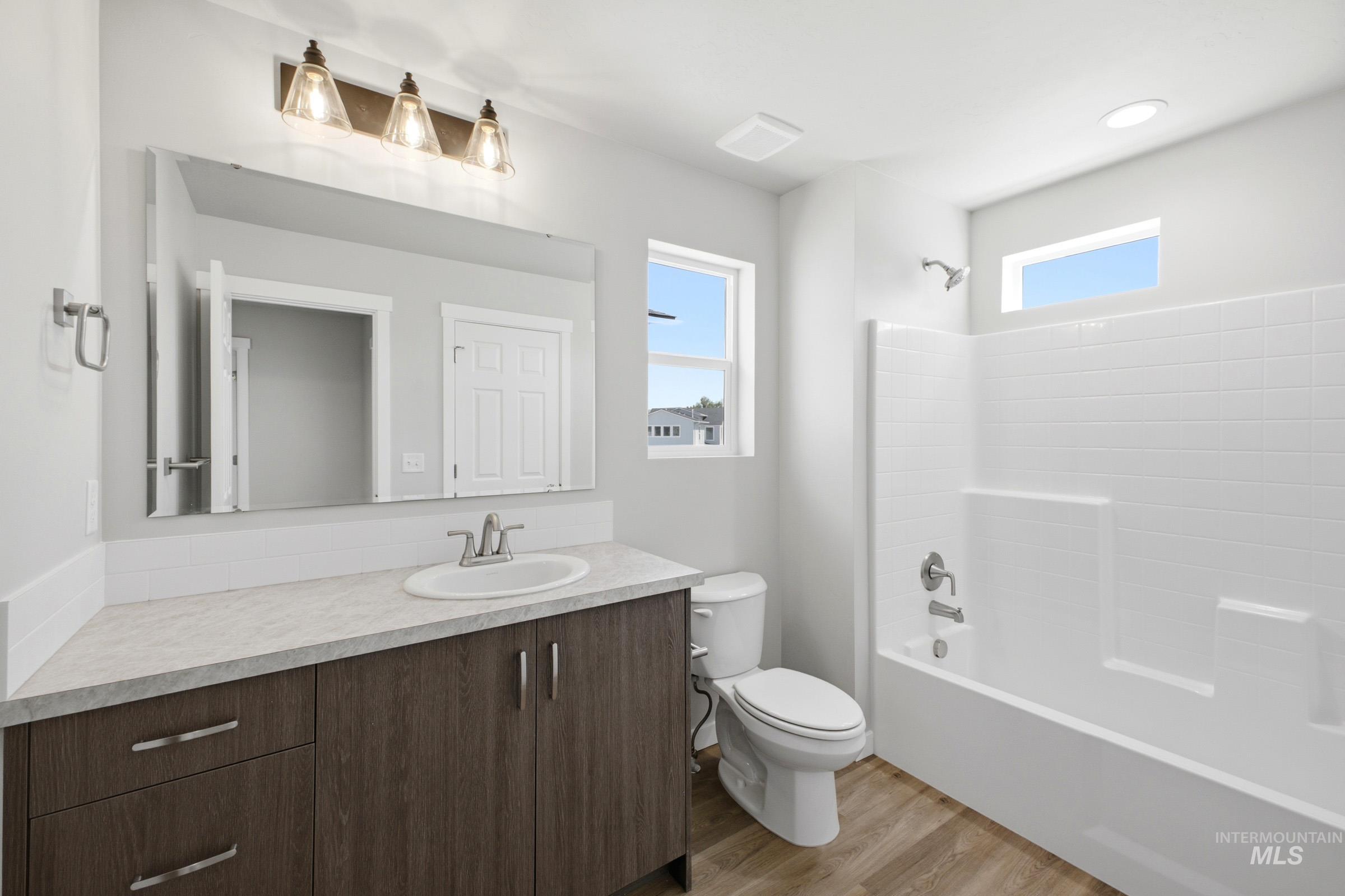 2527 W Fallon Lp, Nampa, Idaho 83651, 4 Bedrooms, 2.5 Bathrooms, Residential For Sale, Price $444,995,MLS 98993760