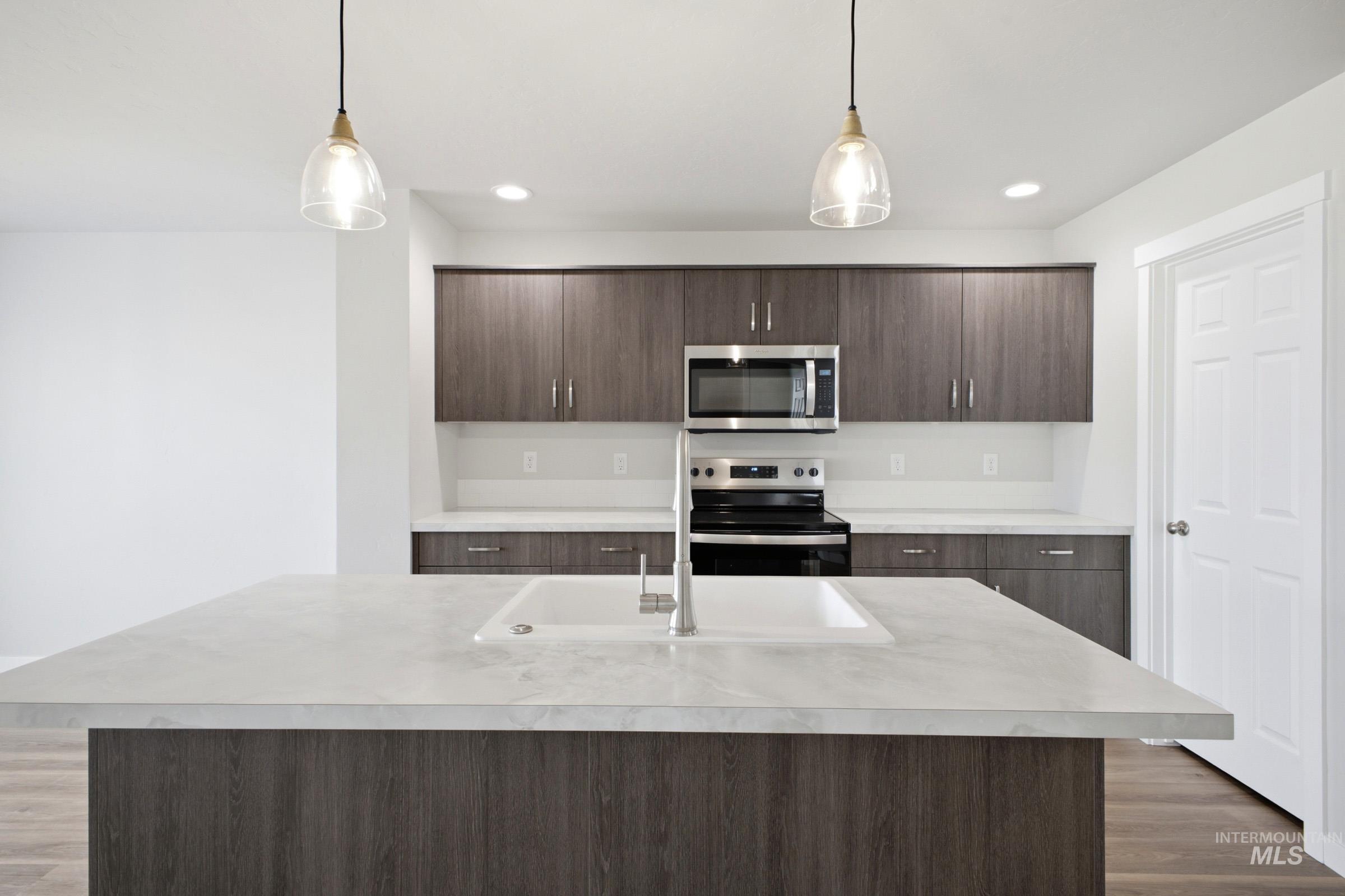 2527 W Fallon Lp, Nampa, Idaho 83651, 4 Bedrooms, 2.5 Bathrooms, Residential For Sale, Price $444,995,MLS 98993760