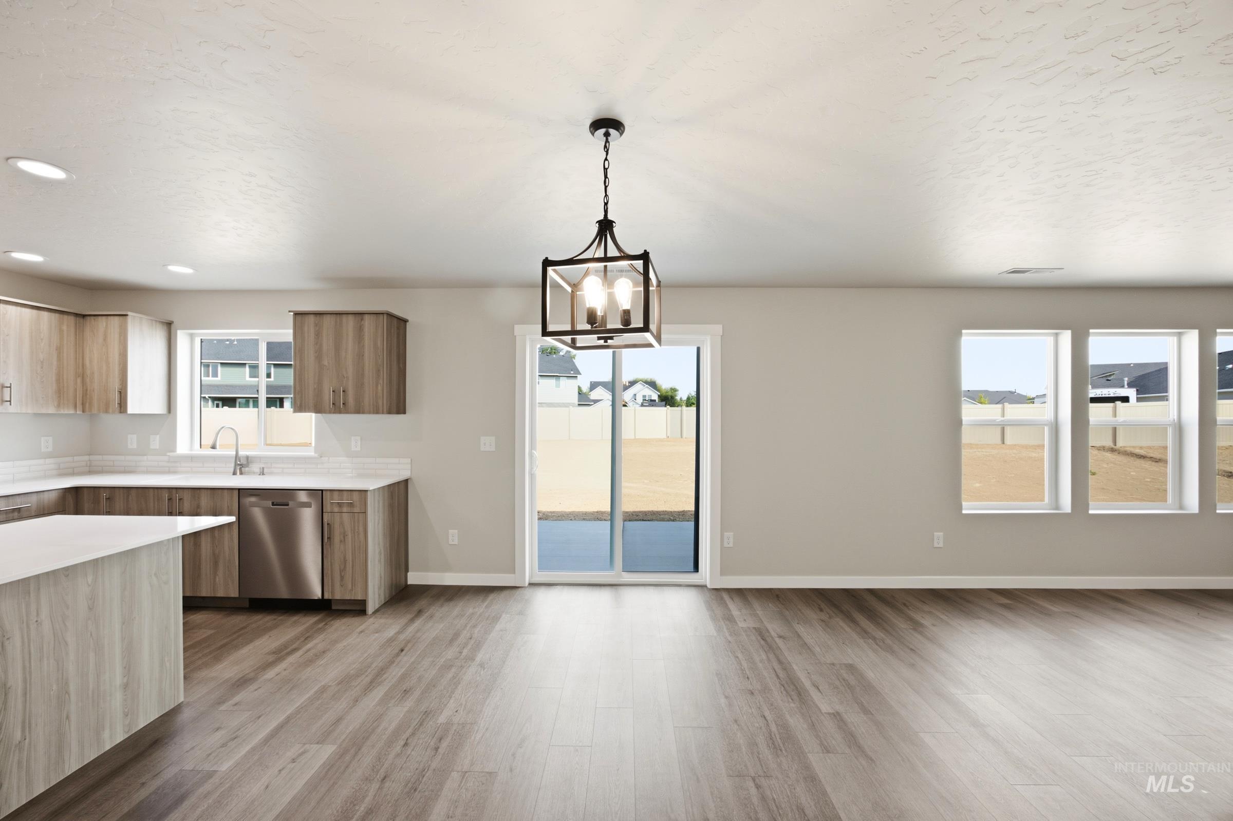 5205 S Edgecomb Way, Nampa, Idaho 83686, 5 Bedrooms, 3 Bathrooms, Residential For Sale, Price $569,990,MLS 98993763