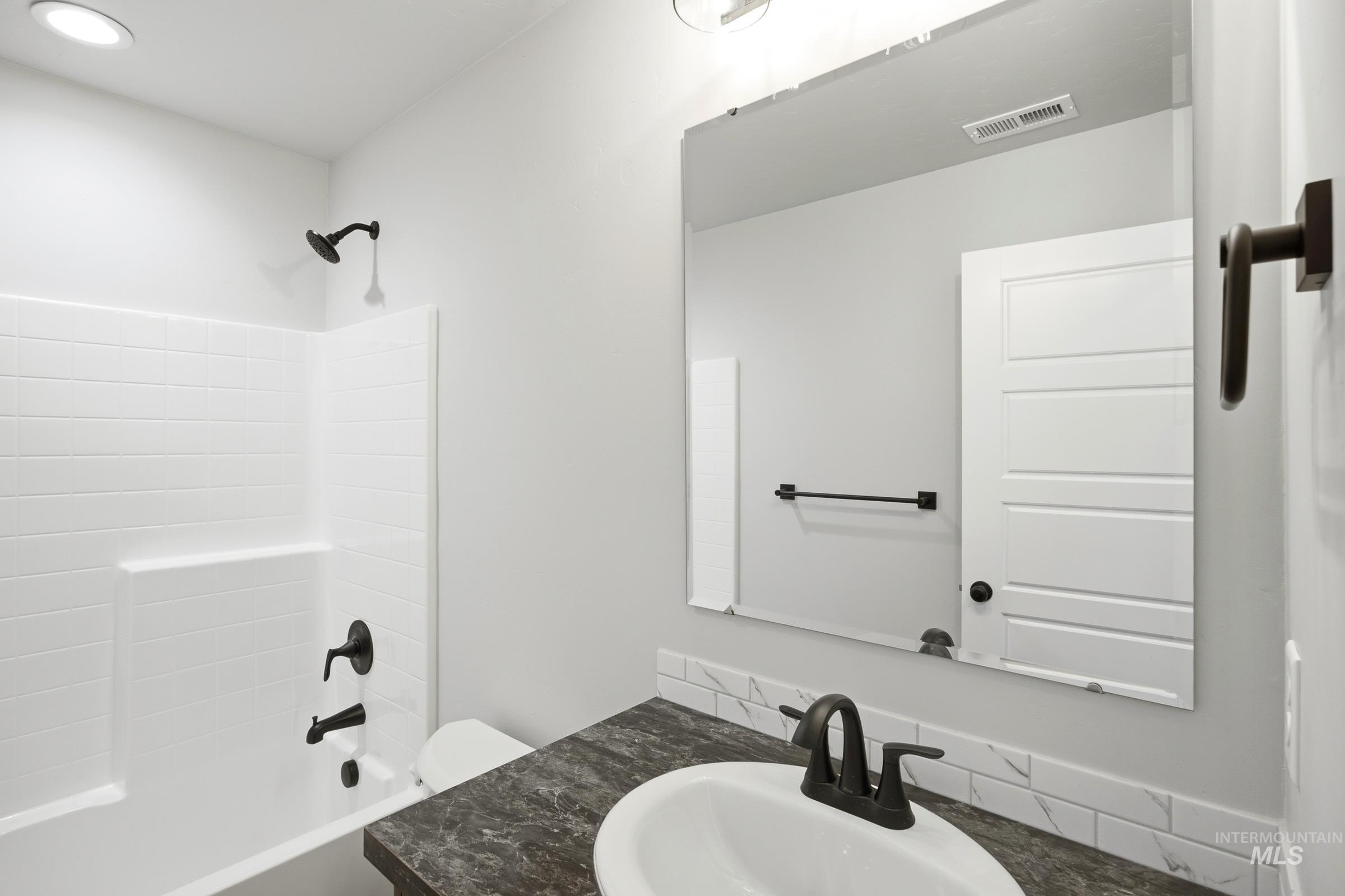 15261 Patriot Ave, Nampa, Idaho 83651, 3 Bedrooms, 2 Bathrooms, Residential For Sale, Price $434,990,MLS 98993767