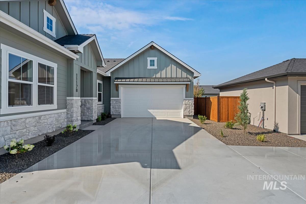 11178 S Corballis Ln, Kuna, Idaho 83634, 3 Bedrooms, 2 Bathrooms, Residential For Sale, Price $599,880,MLS 98993769