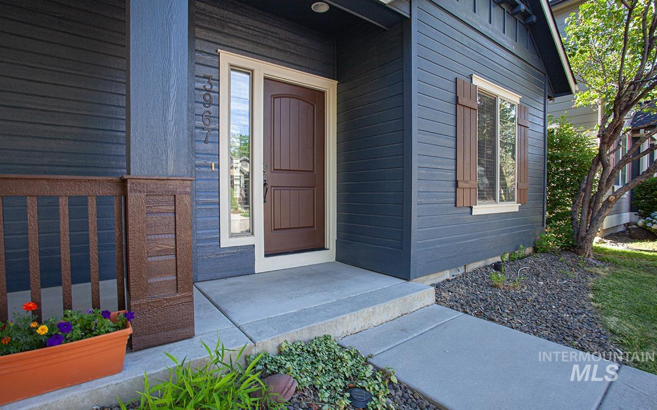 3967 N Park Crossing Ave, Meridian, Idaho 83646, 3 Bedrooms, 2.5 Bathrooms, Residential For Sale, Price $485,000,MLS 98993790