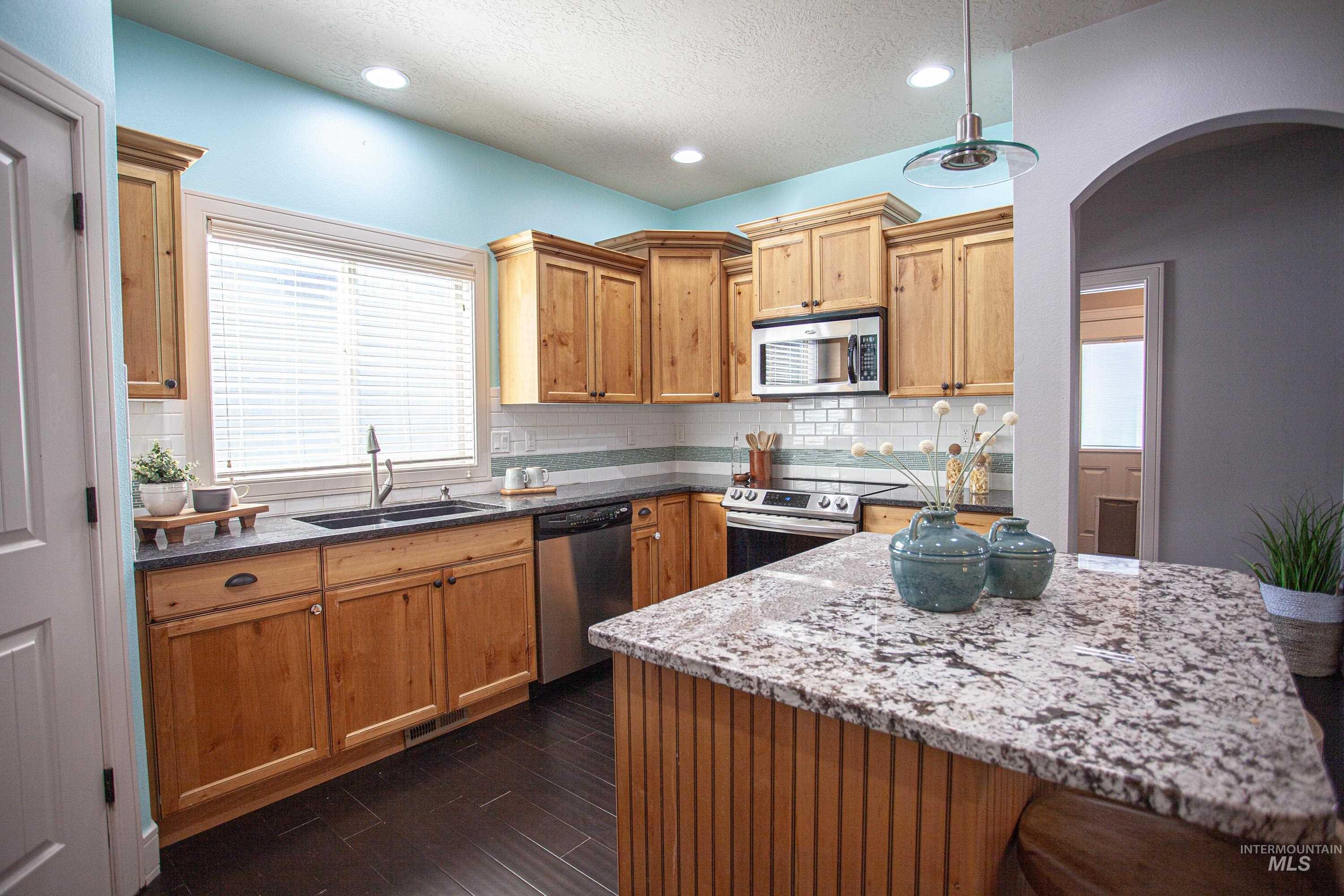 3967 N Park Crossing Ave, Meridian, Idaho 83646, 3 Bedrooms, 2.5 Bathrooms, Residential For Sale, Price $485,000,MLS 98993790