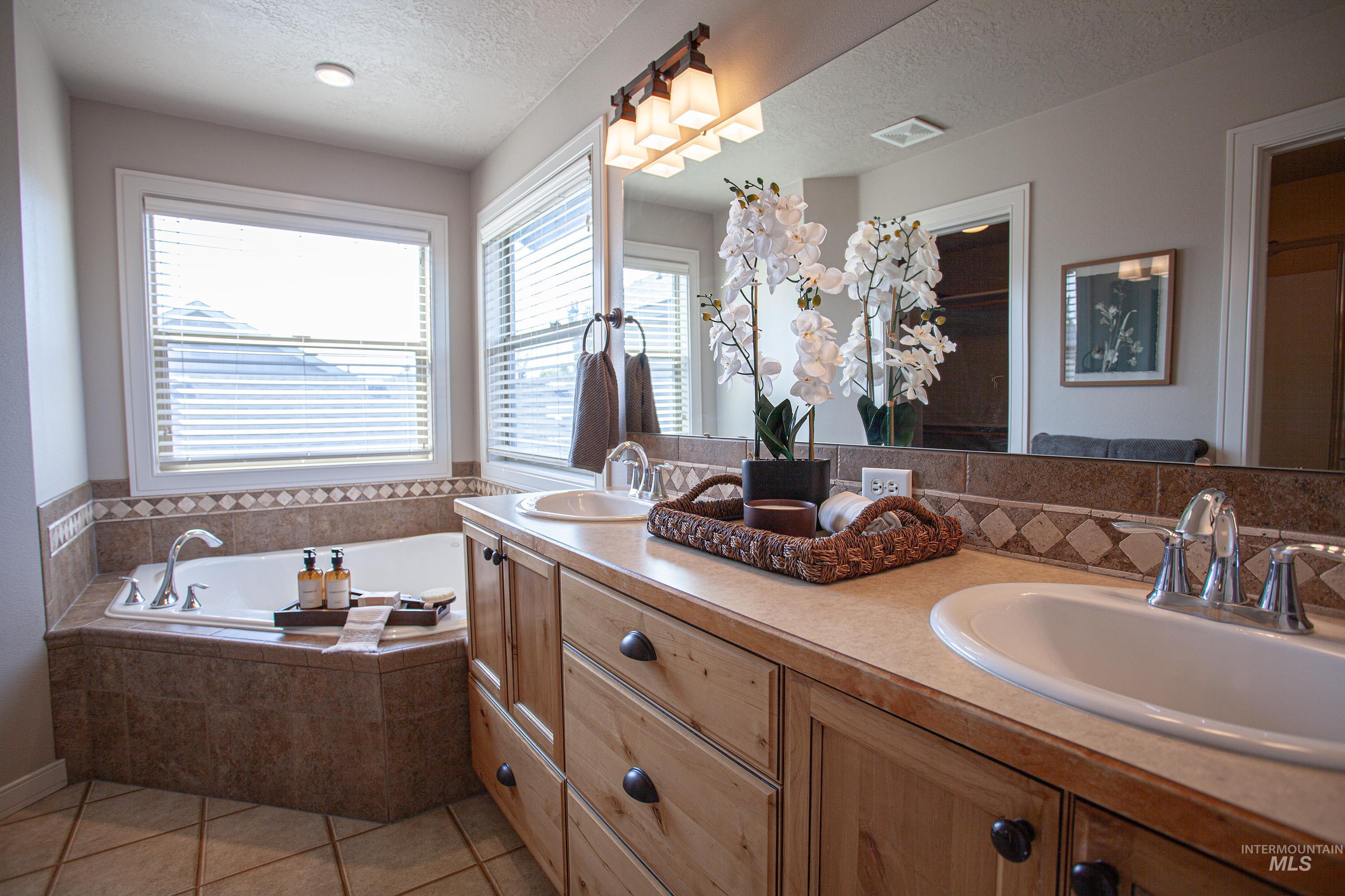 3967 N Park Crossing Ave, Meridian, Idaho 83646, 3 Bedrooms, 2.5 Bathrooms, Residential For Sale, Price $485,000,MLS 98993790