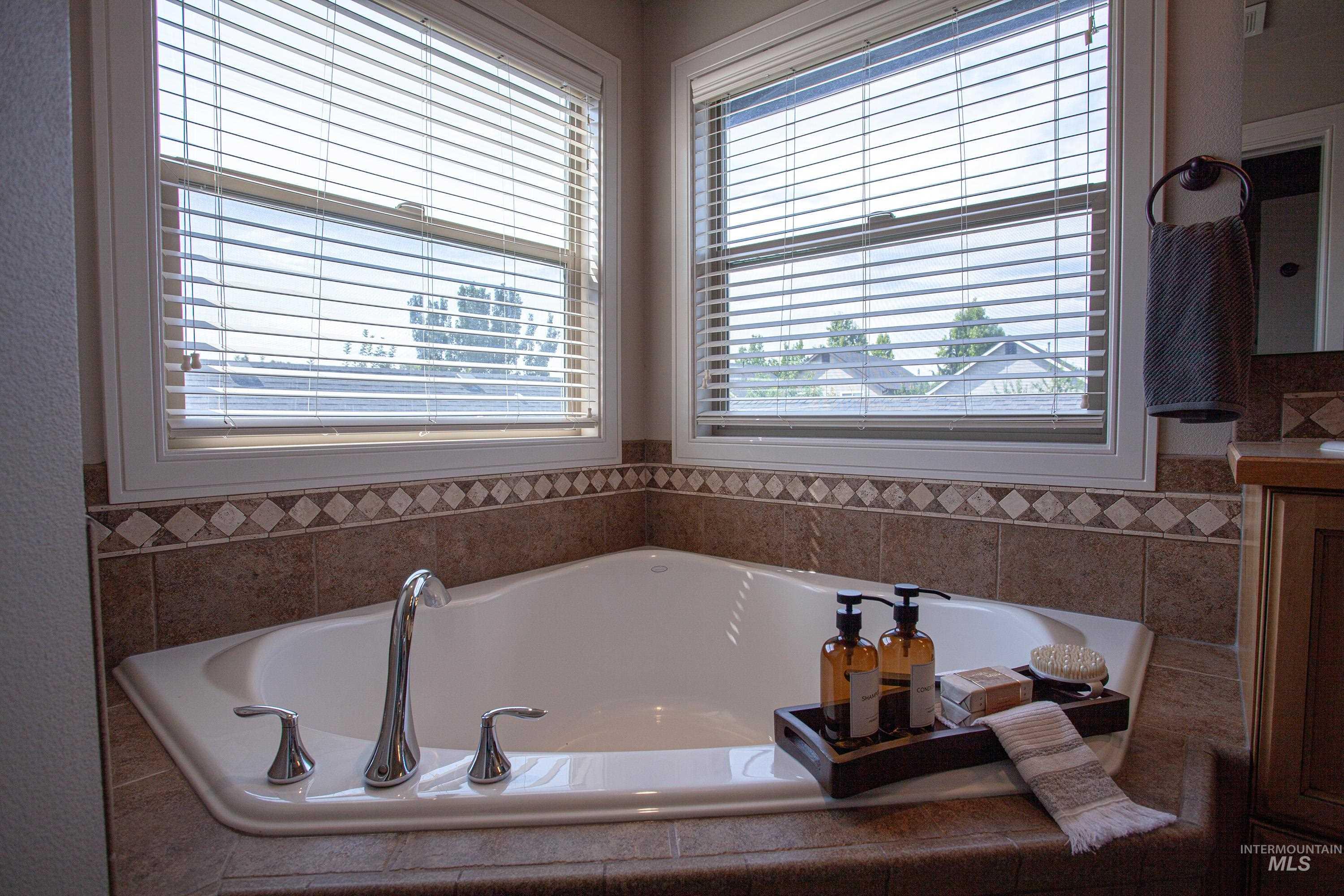 3967 N Park Crossing Ave, Meridian, Idaho 83646, 3 Bedrooms, 2.5 Bathrooms, Residential For Sale, Price $485,000,MLS 98993790