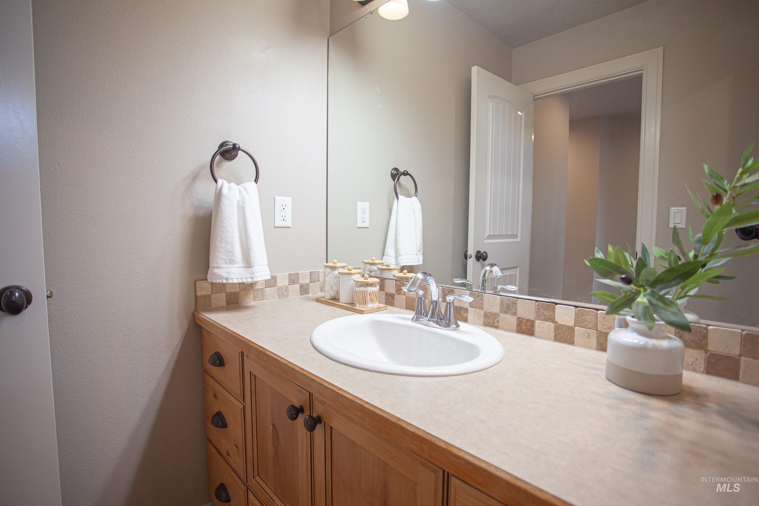 3967 N Park Crossing Ave, Meridian, Idaho 83646, 3 Bedrooms, 2.5 Bathrooms, Residential For Sale, Price $485,000,MLS 98993790