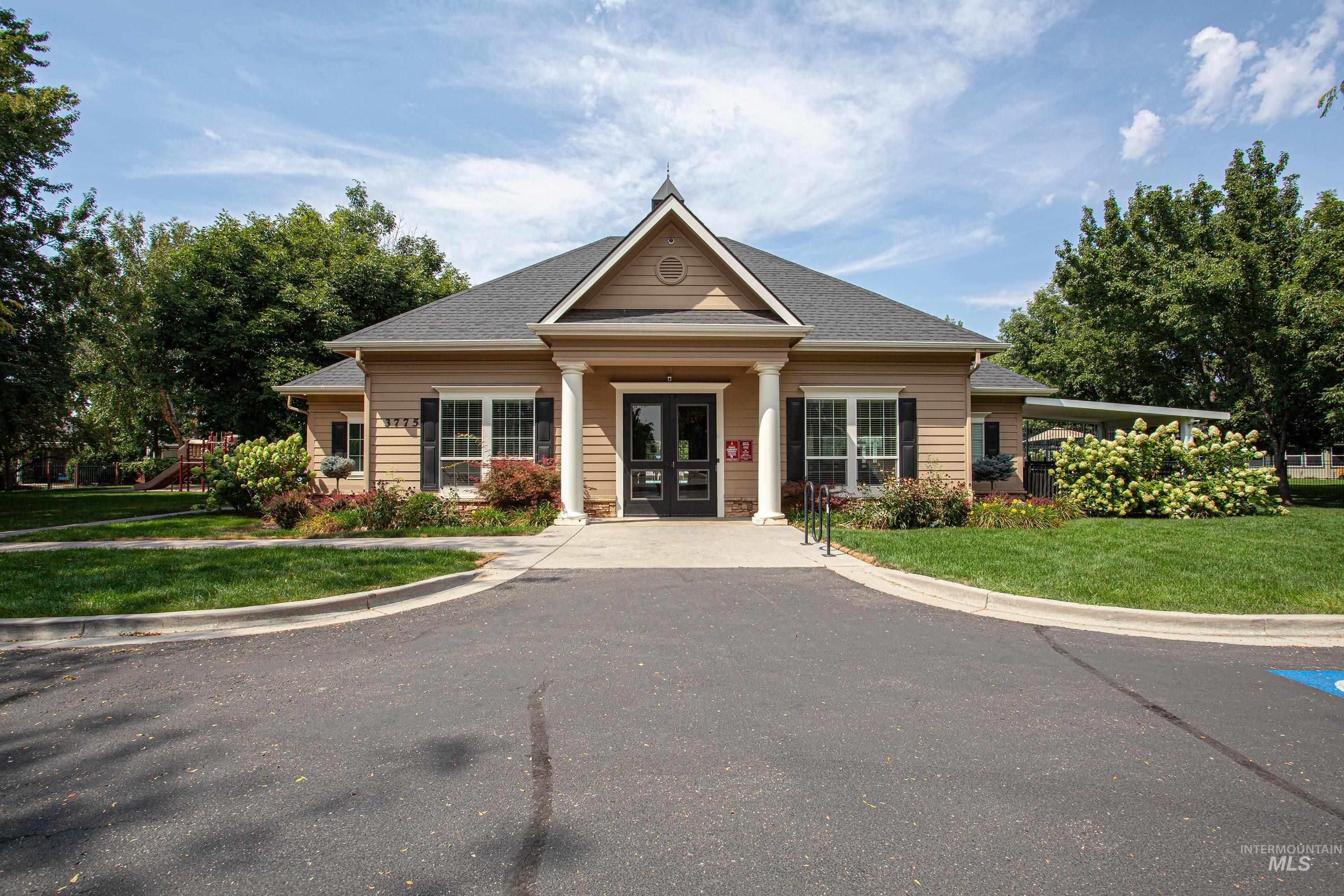 3967 N Park Crossing Ave, Meridian, Idaho 83646, 3 Bedrooms, 2.5 Bathrooms, Residential For Sale, Price $485,000,MLS 98993790