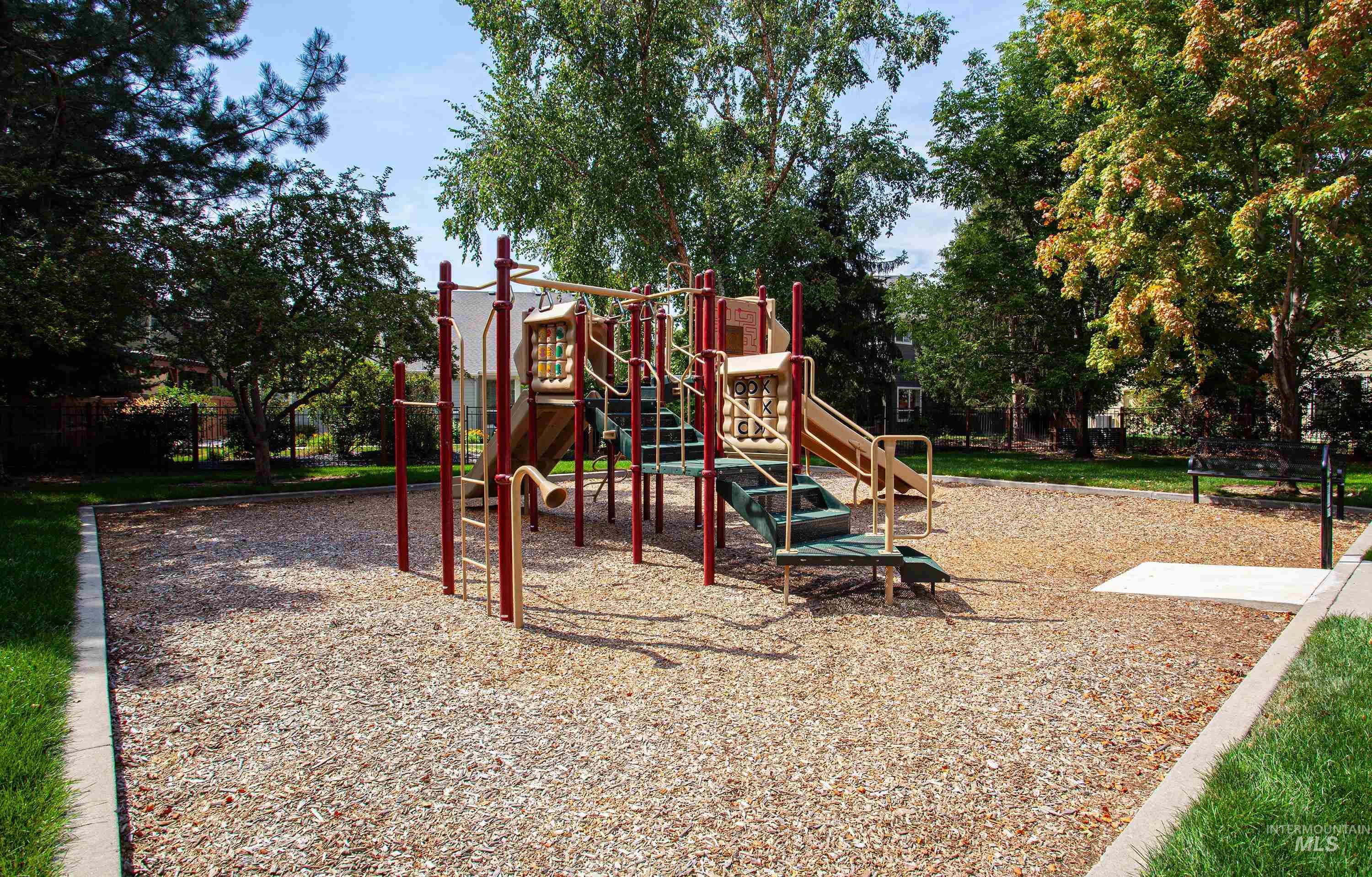 3967 N Park Crossing Ave, Meridian, Idaho 83646, 3 Bedrooms, 2.5 Bathrooms, Residential For Sale, Price $485,000,MLS 98993790
