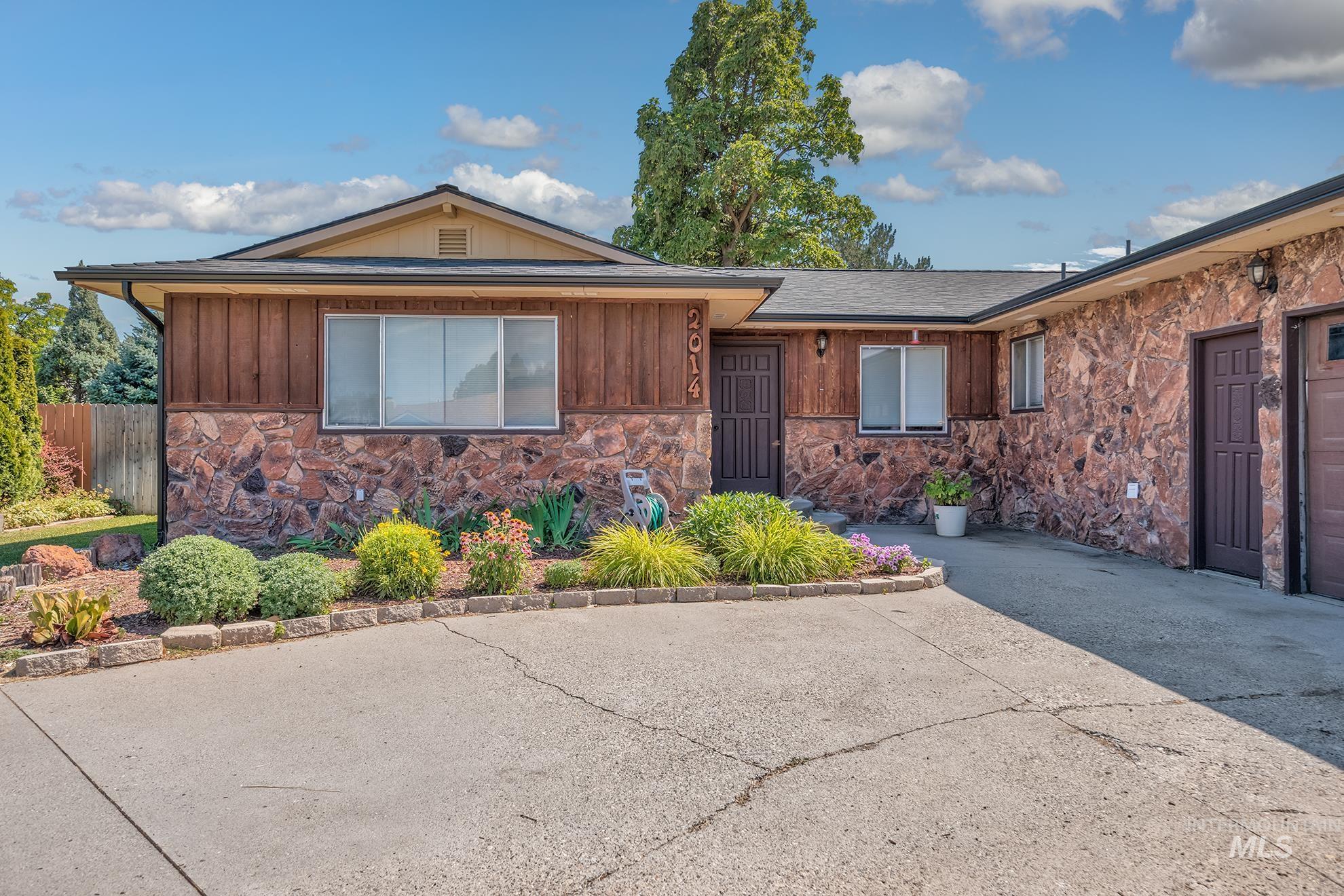 2014 NW 5th Ave., Ontario, Oregon 97914, 3 Bedrooms, 2.5 Bathrooms, Residential For Sale, Price $349,000,MLS 98993794