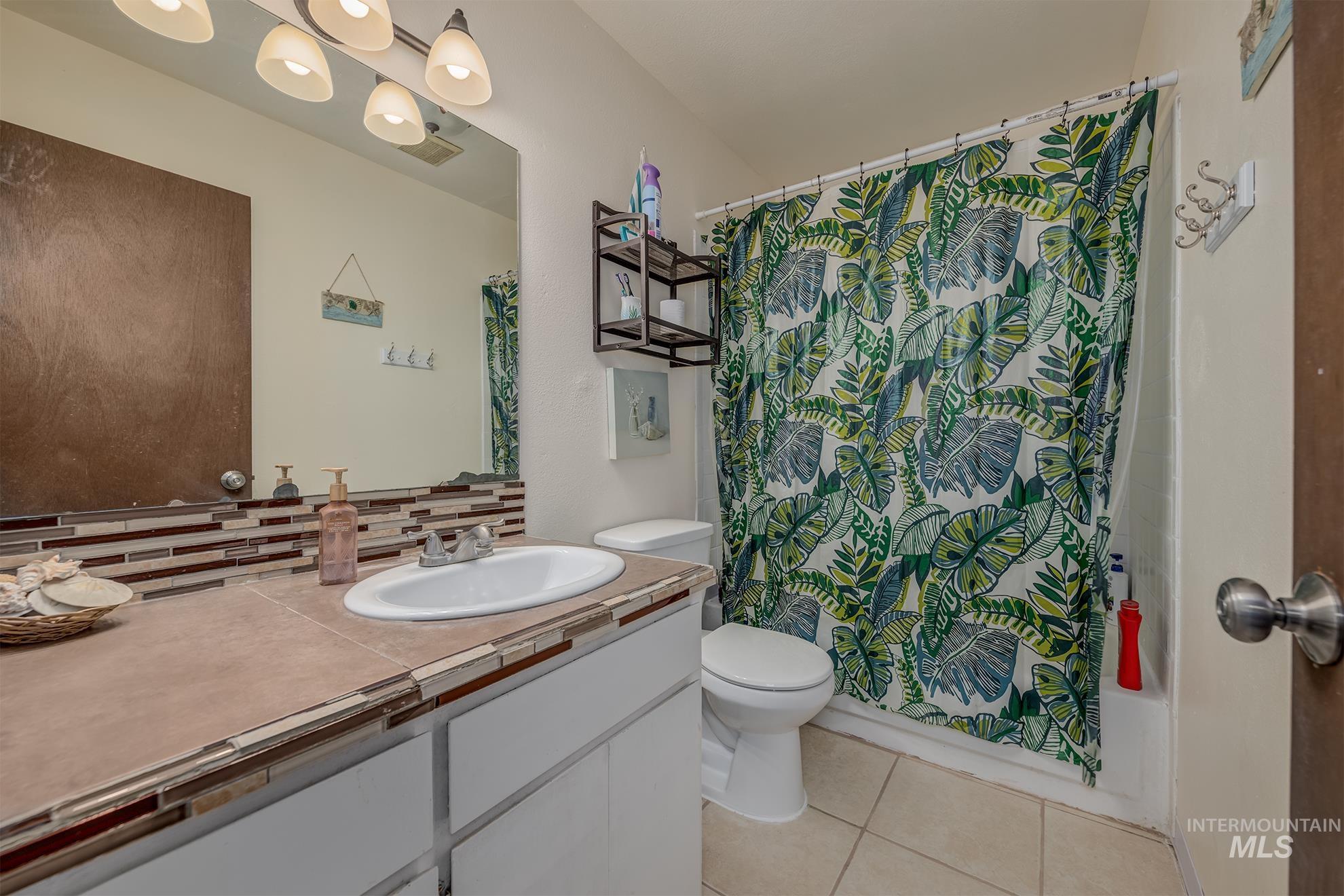 2014 NW 5th Ave., Ontario, Oregon 97914, 3 Bedrooms, 2.5 Bathrooms, Residential For Sale, Price $349,000,MLS 98993794