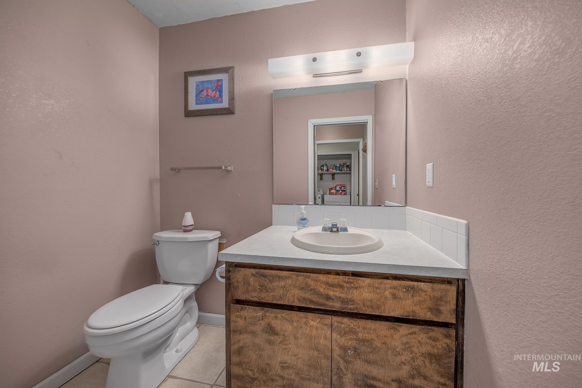 2014 NW 5th Ave., Ontario, Oregon 97914, 3 Bedrooms, 2.5 Bathrooms, Residential For Sale, Price $349,000,MLS 98993794