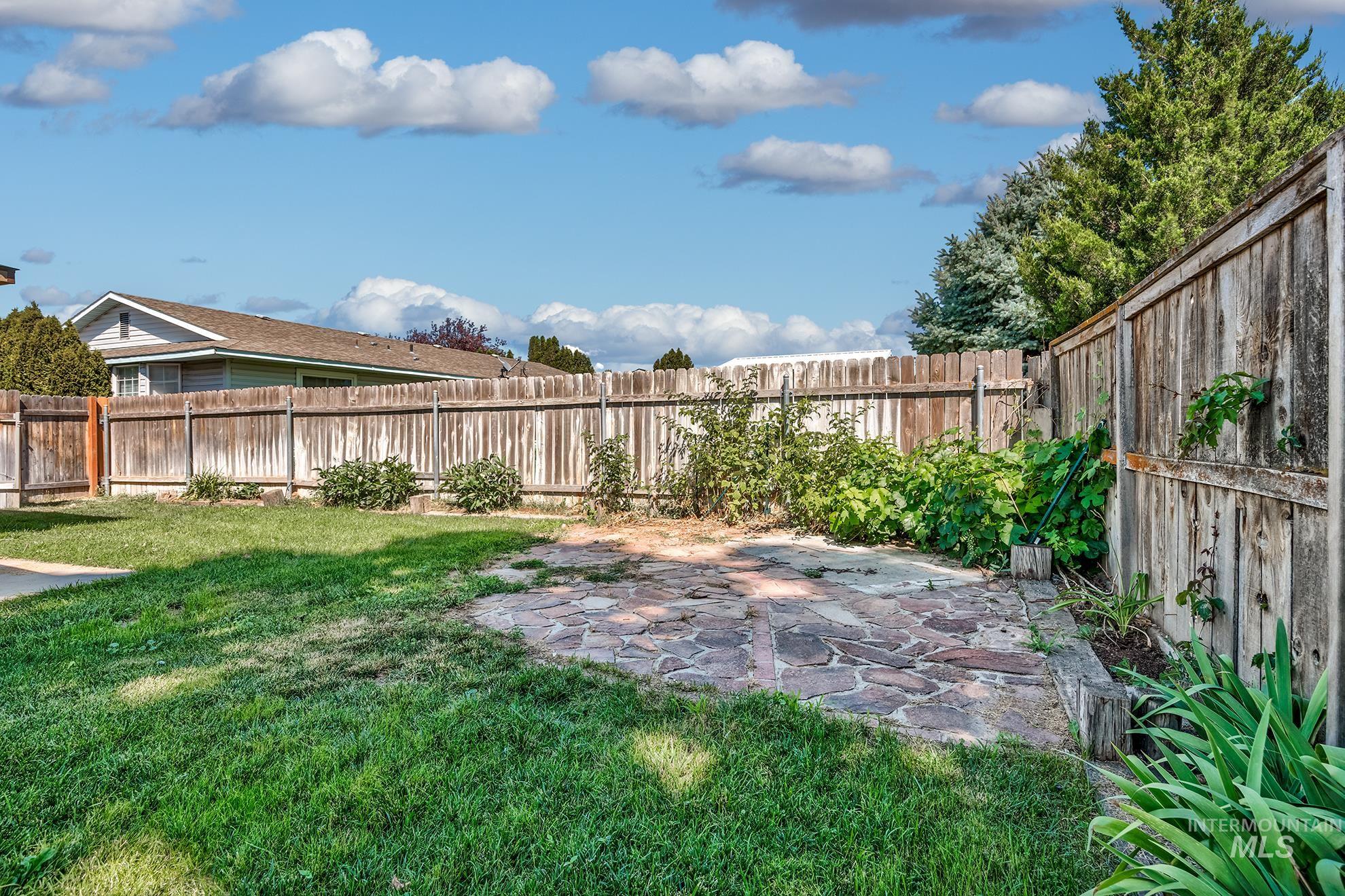 2014 NW 5th Ave., Ontario, Oregon 97914, 3 Bedrooms, 2.5 Bathrooms, Residential For Sale, Price $349,000,MLS 98993794