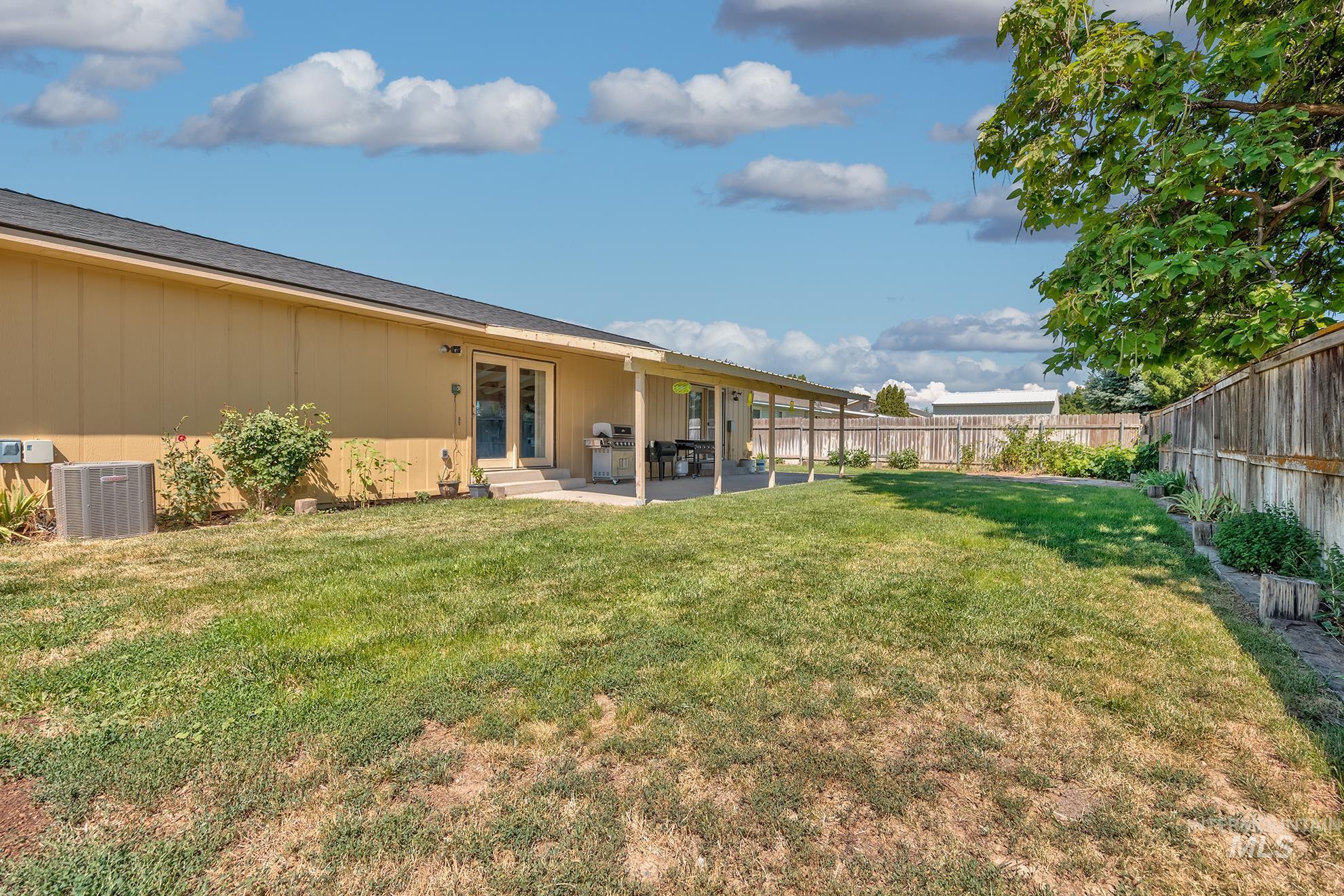 2014 NW 5th Ave., Ontario, Oregon 97914, 3 Bedrooms, 2.5 Bathrooms, Residential For Sale, Price $349,000,MLS 98993794